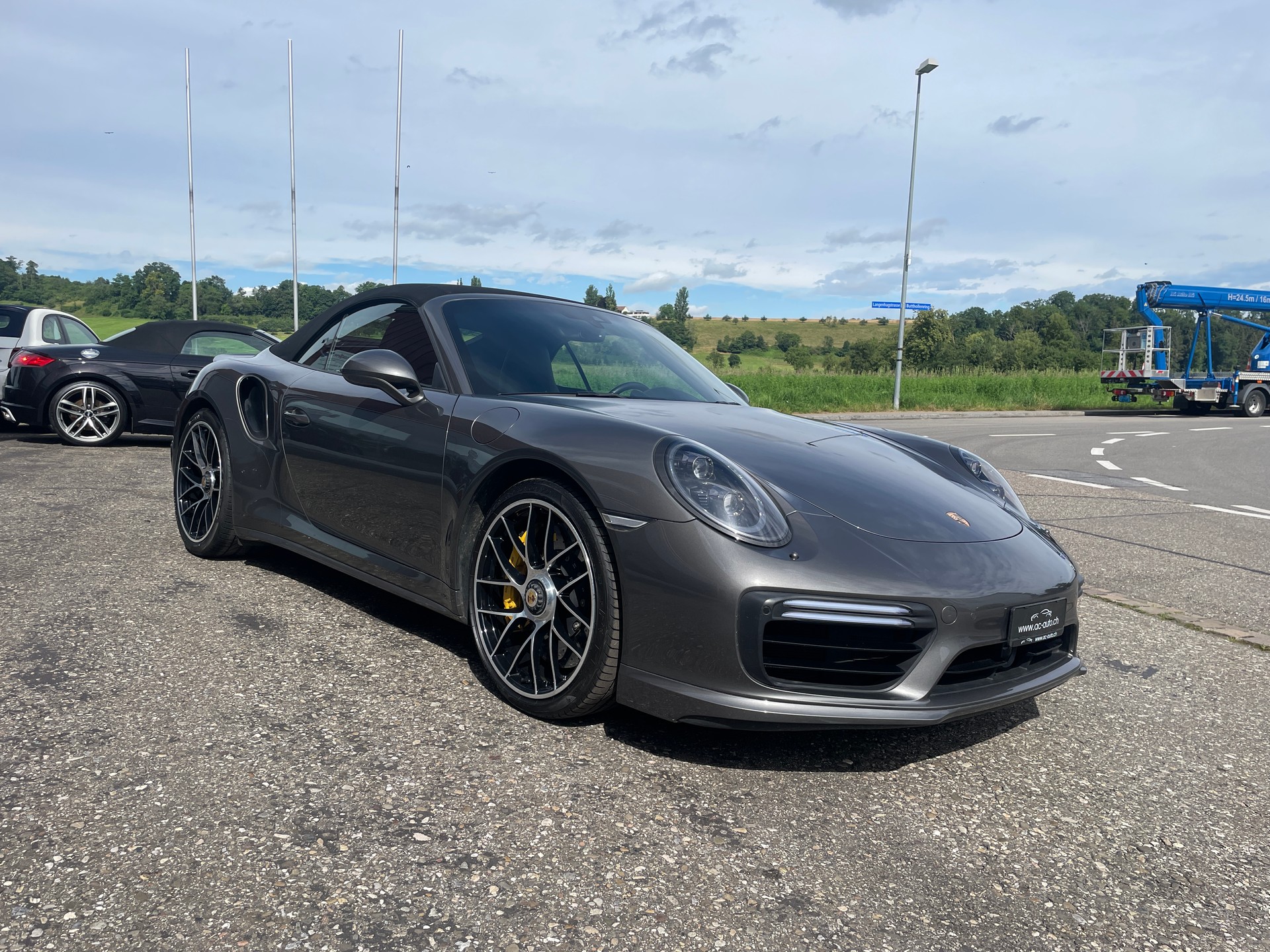 PORSCHE 911 Turbo S Cabrio PDK-image-4