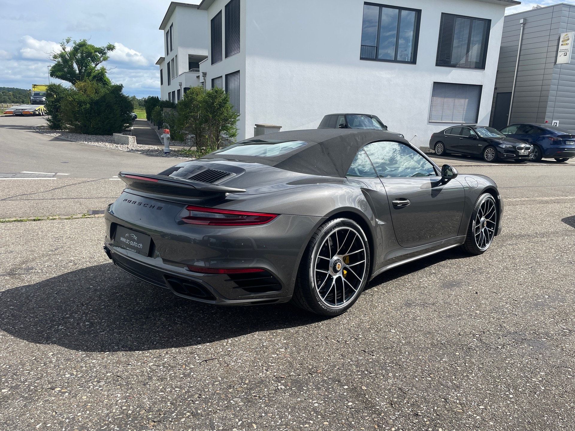 PORSCHE 911 Turbo S Cabrio PDK-image-8