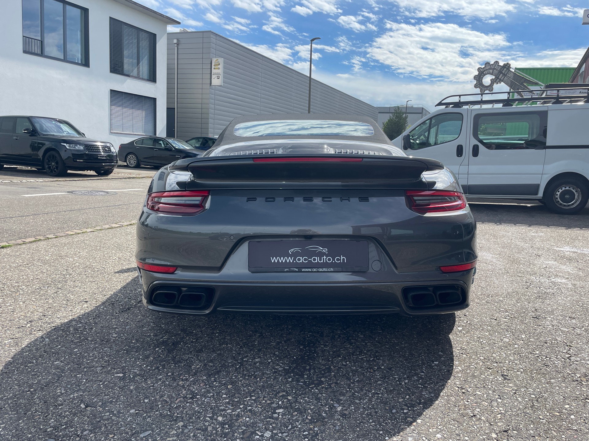 PORSCHE 911 Turbo S Cabrio PDK-image-21