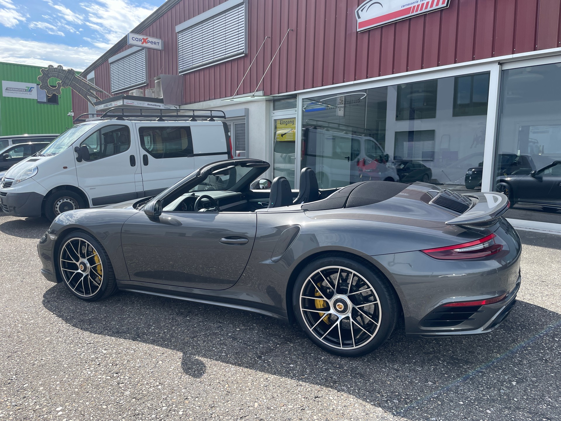 PORSCHE 911 Turbo S Cabrio PDK-image-6
