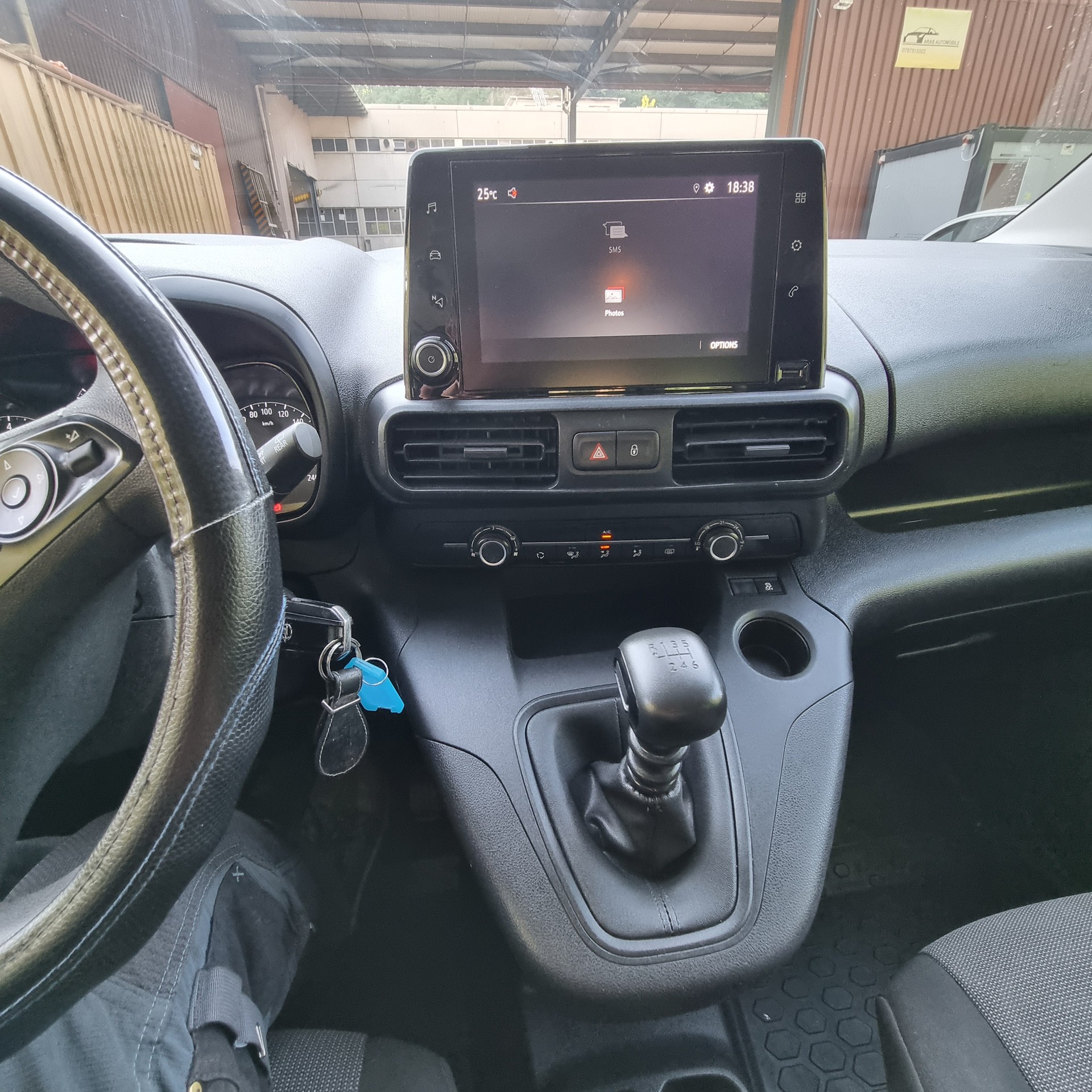 OPEL Combo Life 1.2 Essentia-image-10