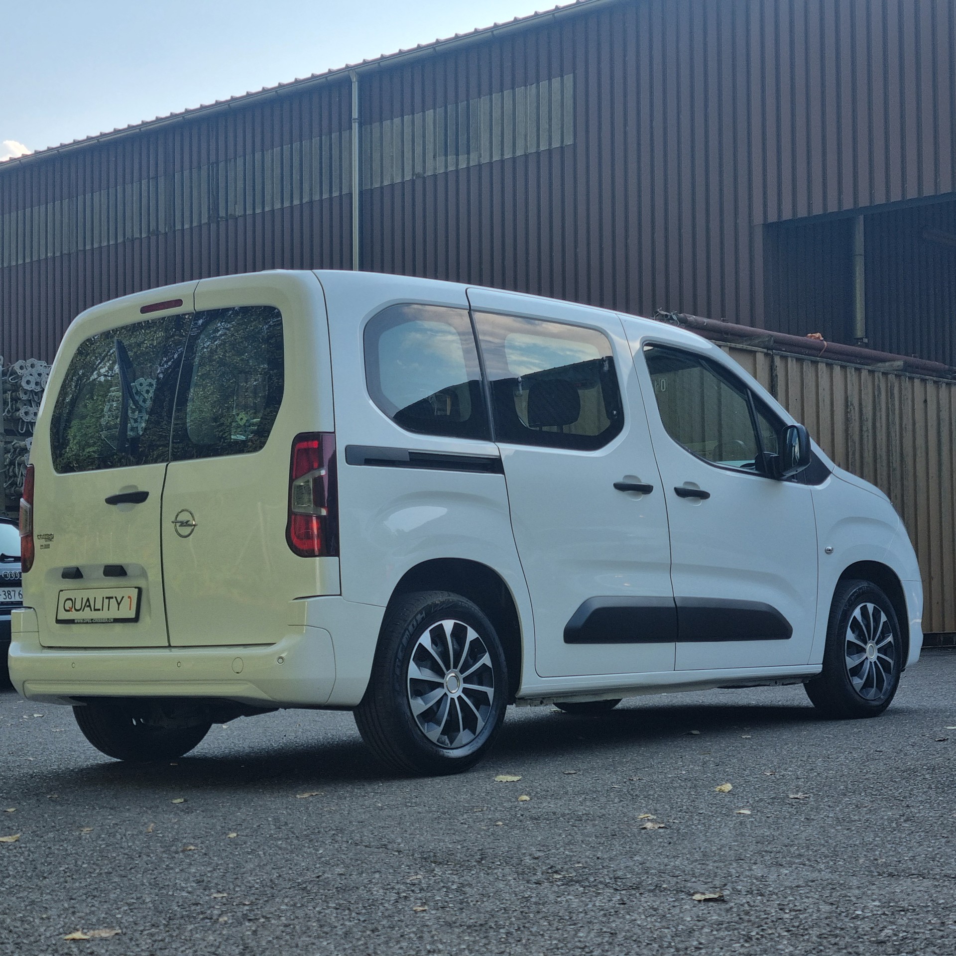 OPEL Combo Life 1.2 Essentia-image-2
