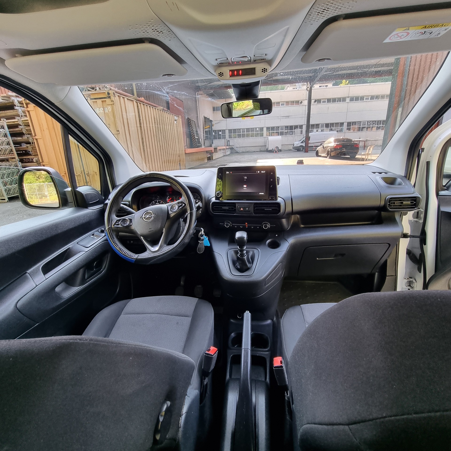 OPEL Combo Life 1.2 Essentia-image-9