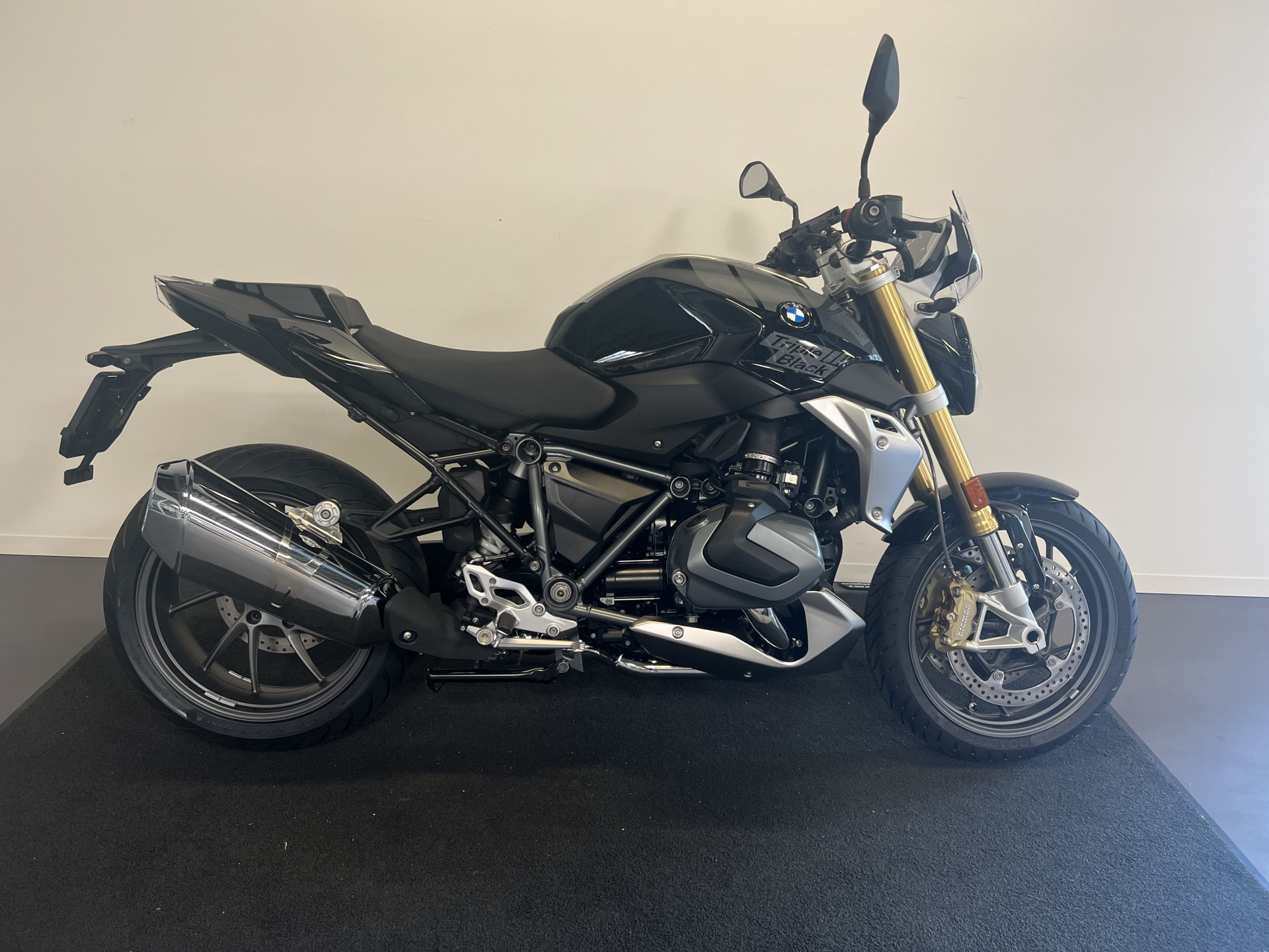 BMW R 1250 R Triple Black-image-0
