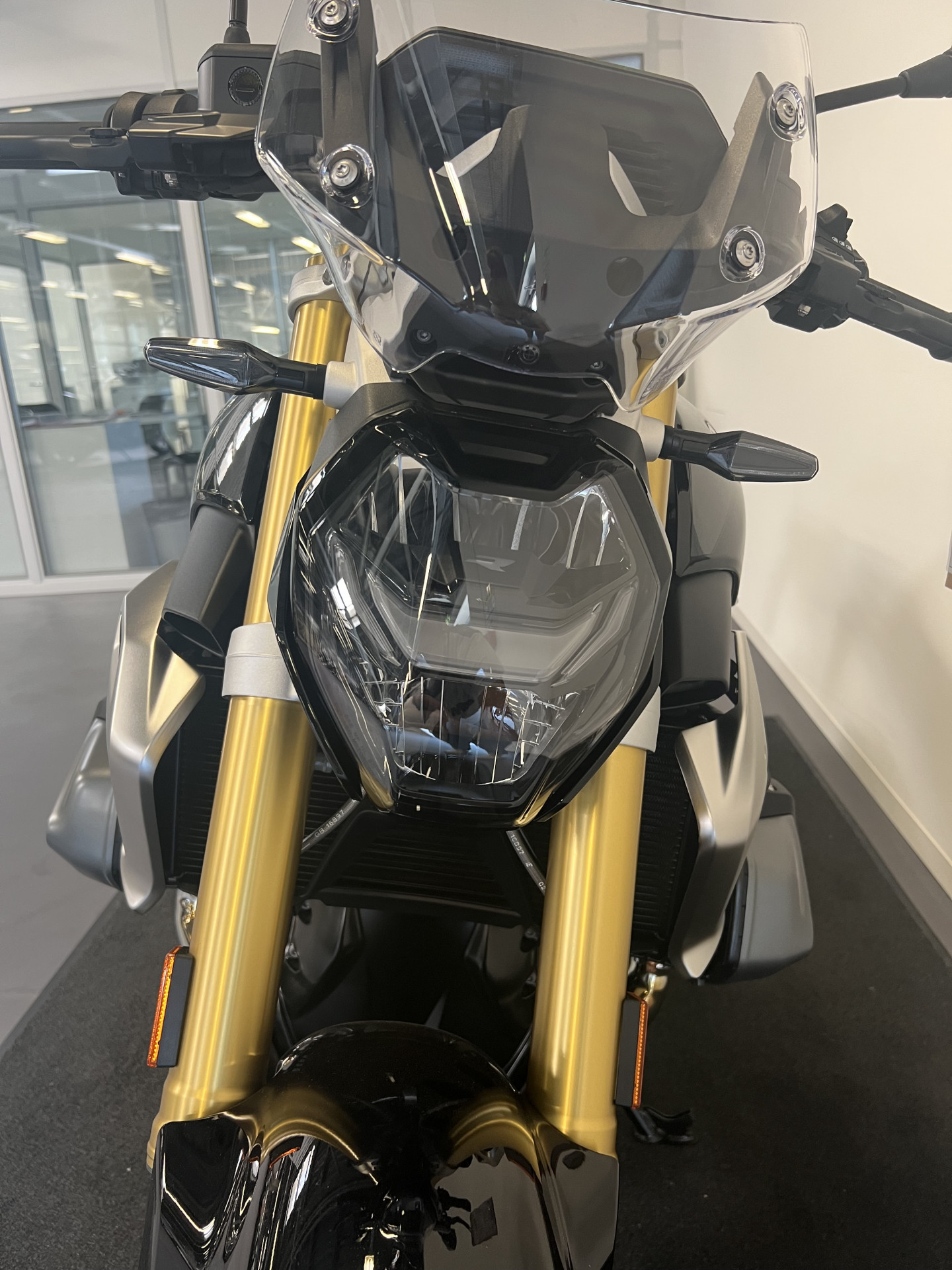 BMW R 1250 R Triple Black-image-1