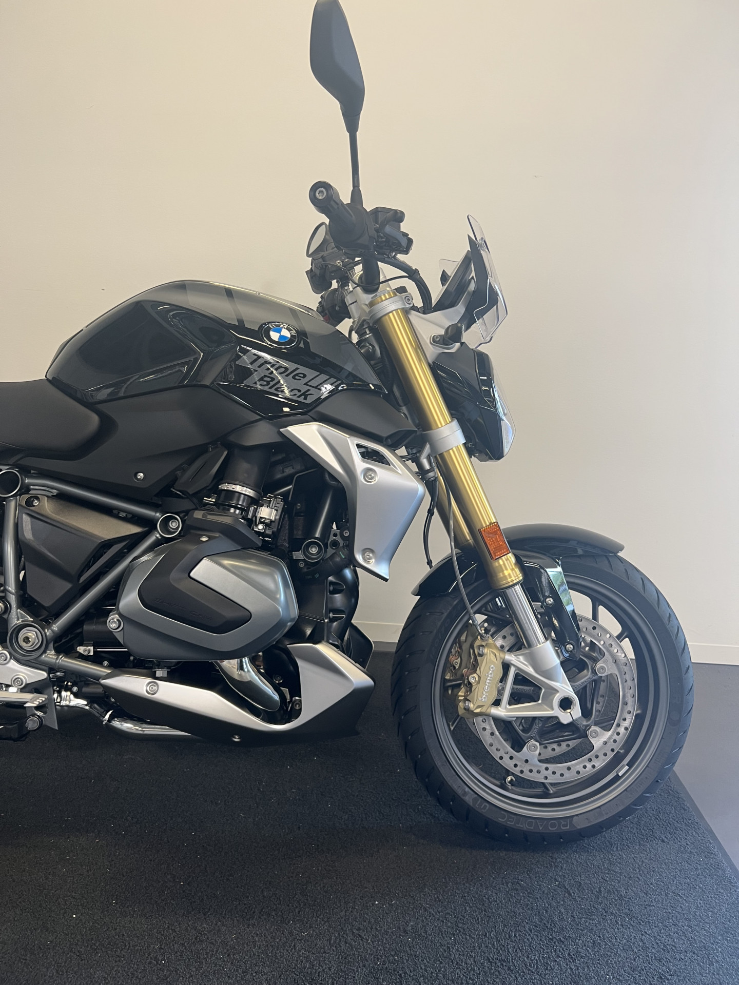 BMW R 1250 R Triple Black-image-3
