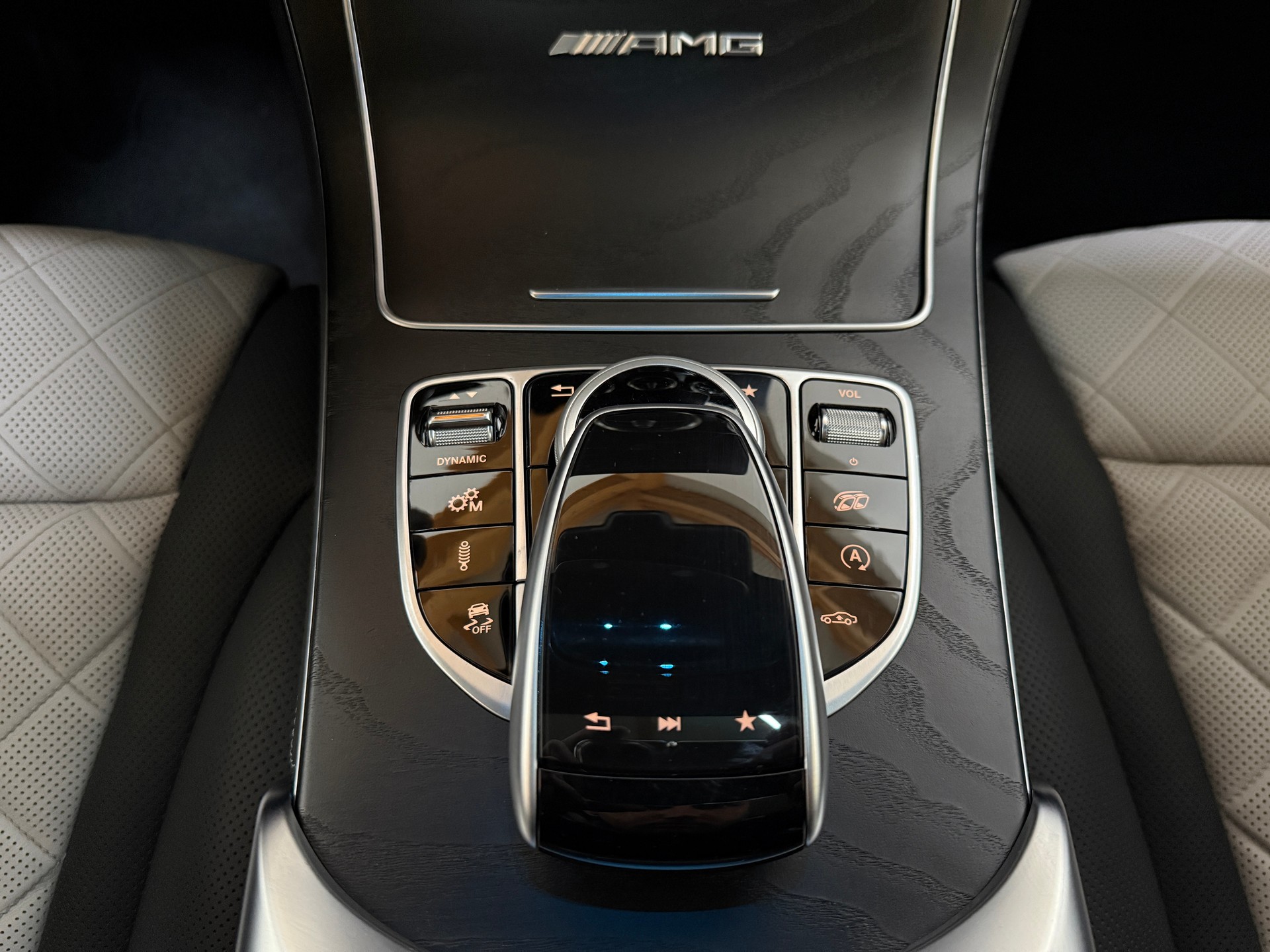 MERCEDES-BENZ GLC 63 S AMG 4Matic+ 9G-Tronic-image-17