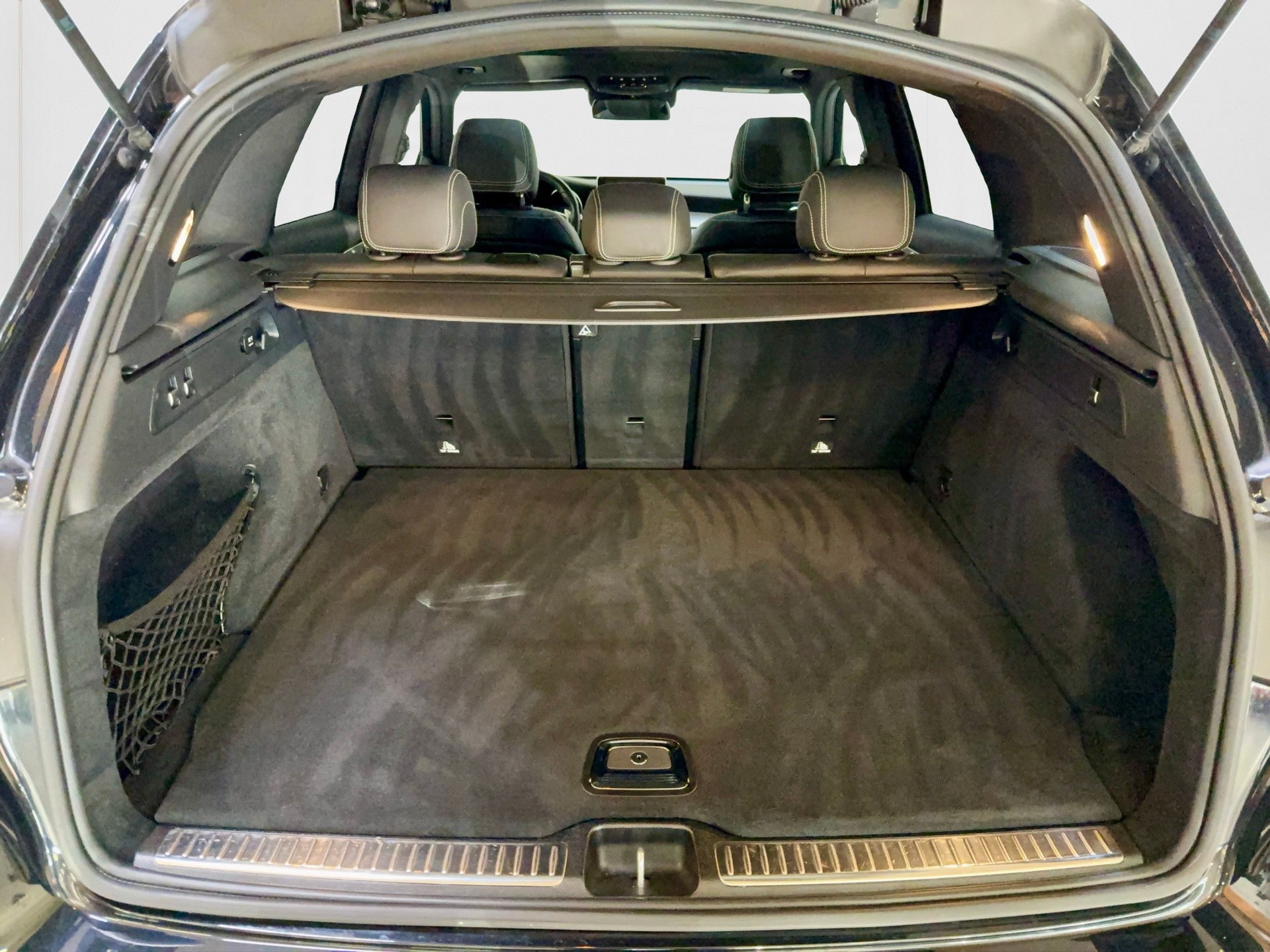 MERCEDES-BENZ GLC 63 S AMG 4Matic+ 9G-Tronic-image-10