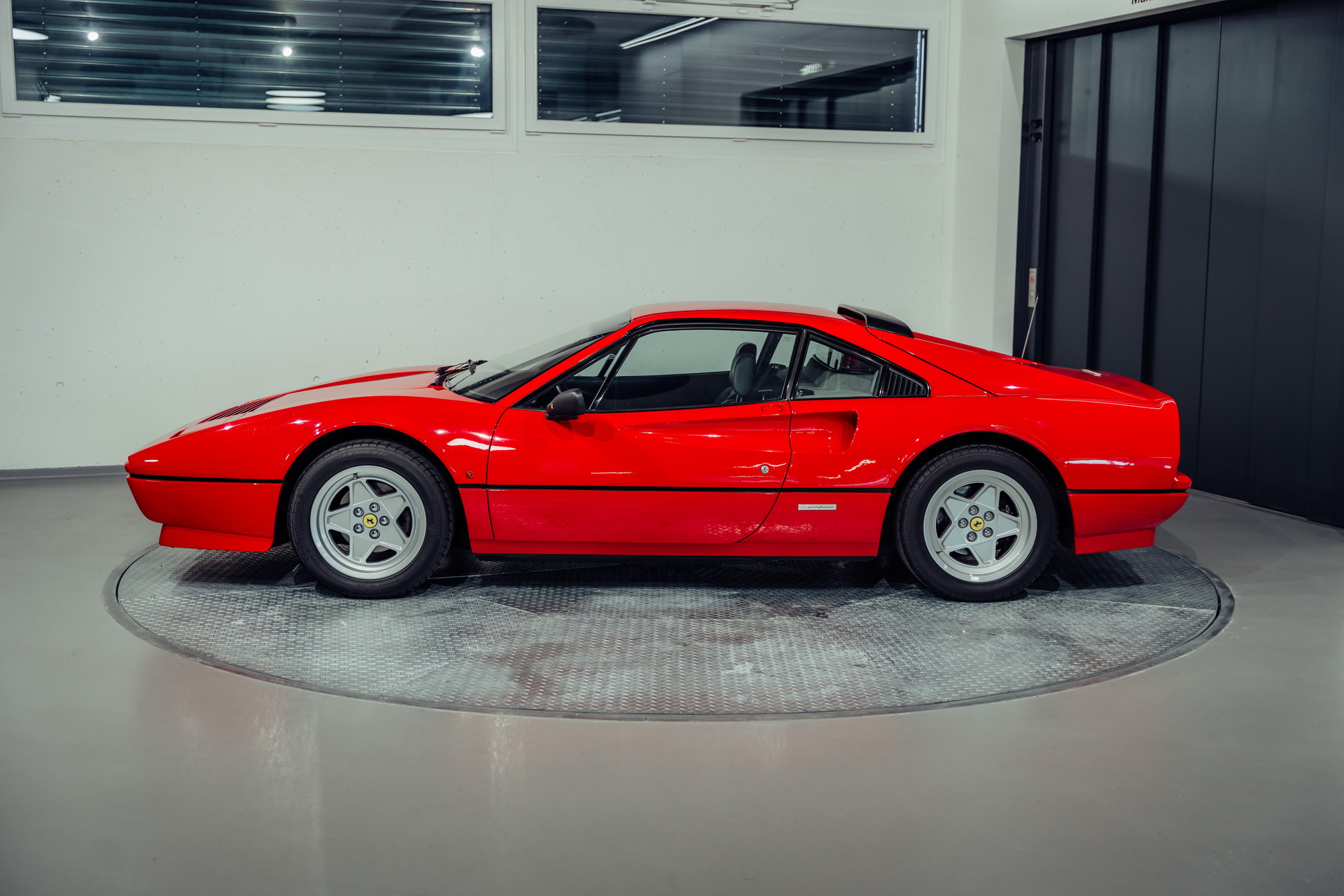 FERRARI 328 GTB-image-10