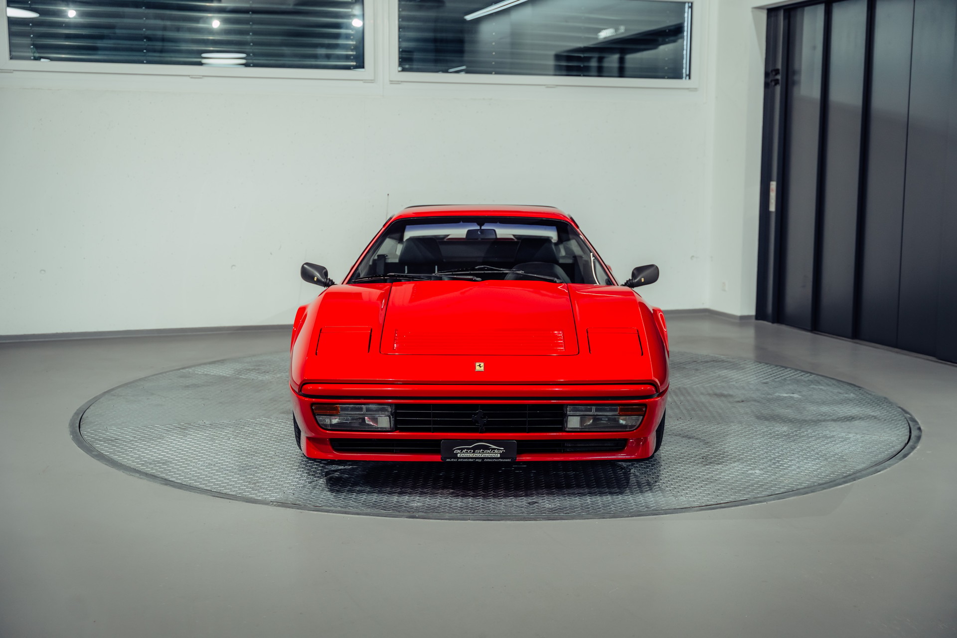 FERRARI 328 GTB-showroom-element-1