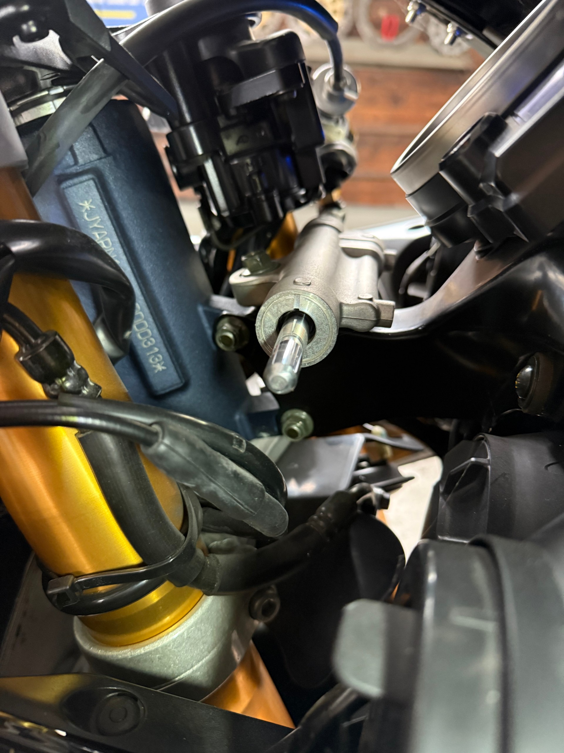 YAMAHA YZF-R1 SP Limitiert-image-14
