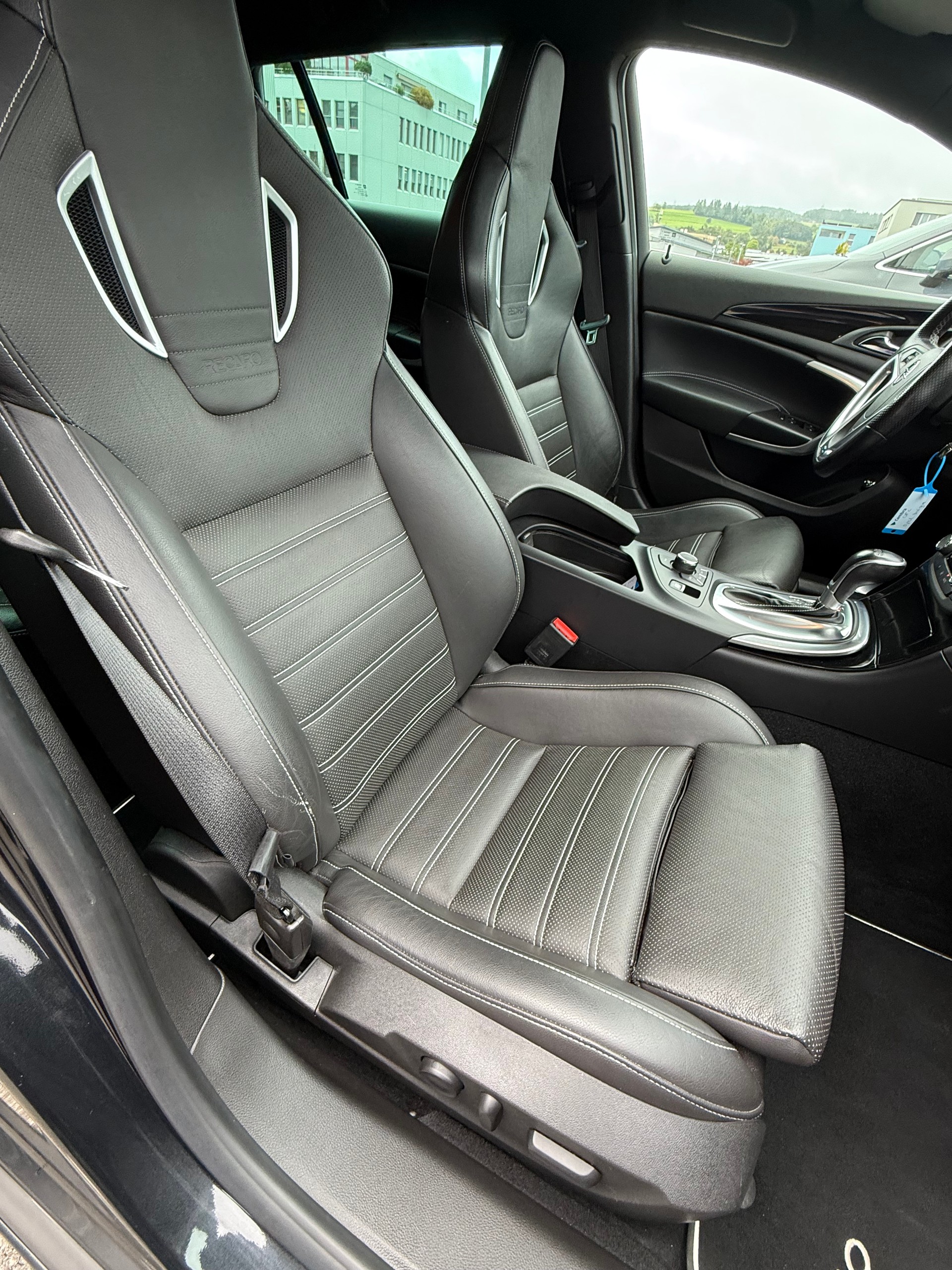 OPEL Insignia Sports Tourer 2.8 Turbo OPC 4WD Automatic / Fisch ab Service inkl. Vollgaranite-image-18