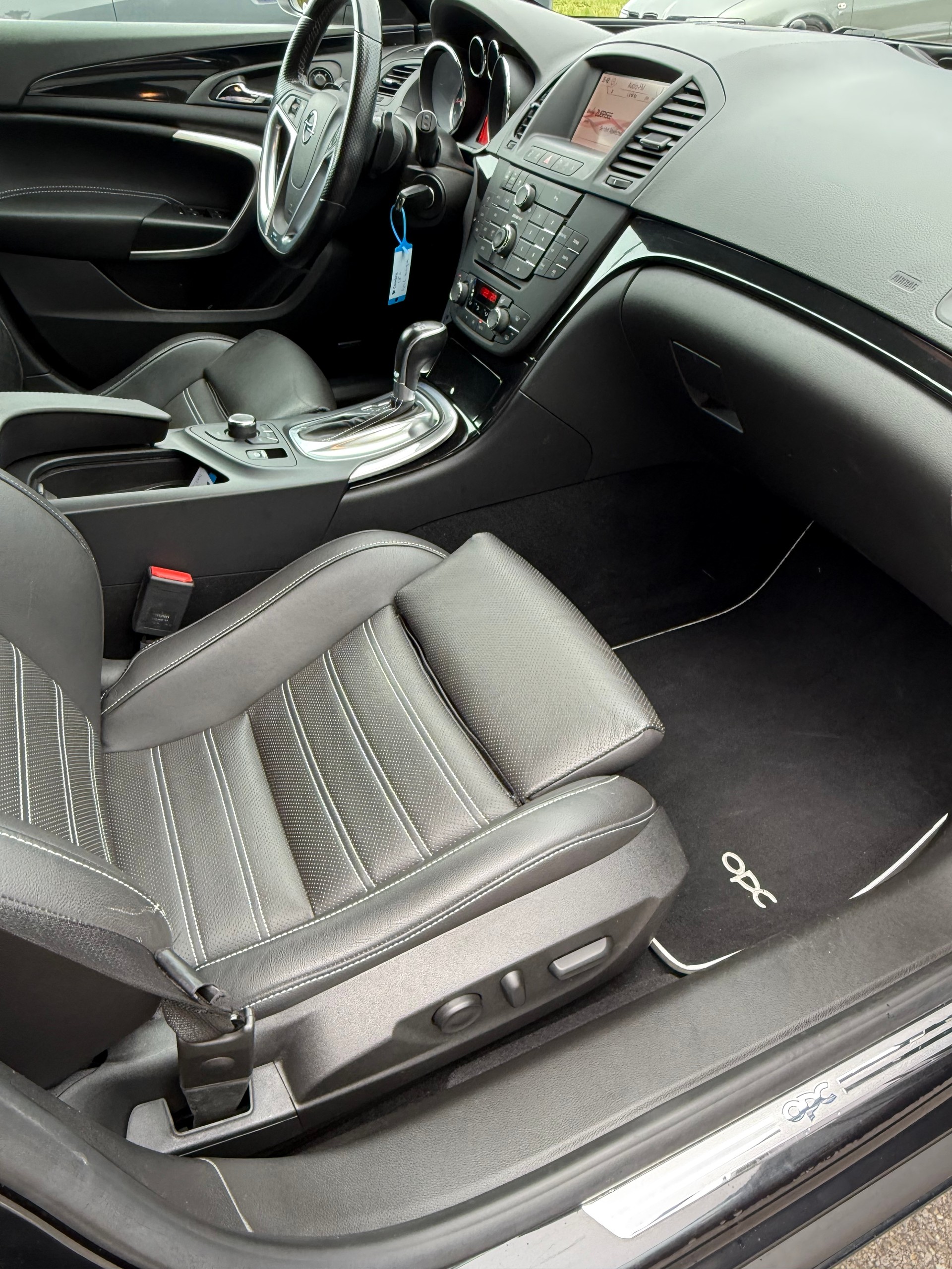 OPEL Insignia Sports Tourer 2.8 Turbo OPC 4WD Automatic / Fisch ab Service inkl. Vollgaranite-image-17