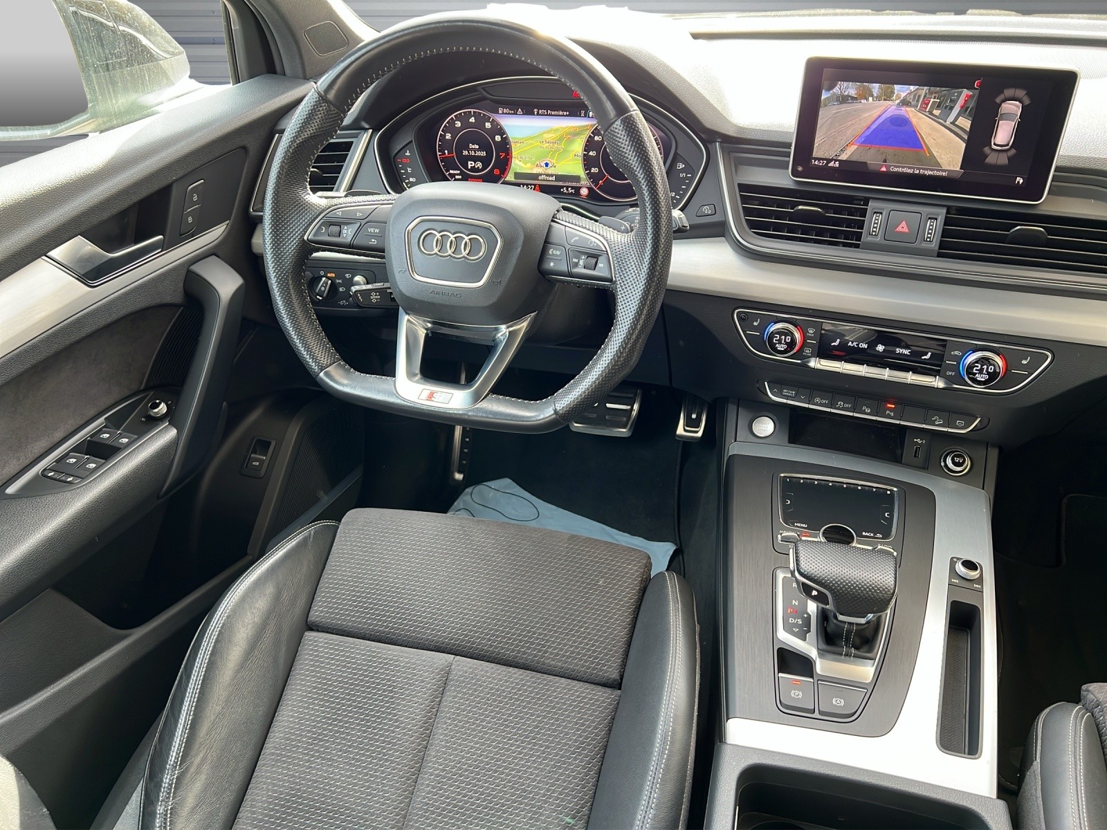 AUDI Q5 45 TFSI sport quattro S-tronic-image-11