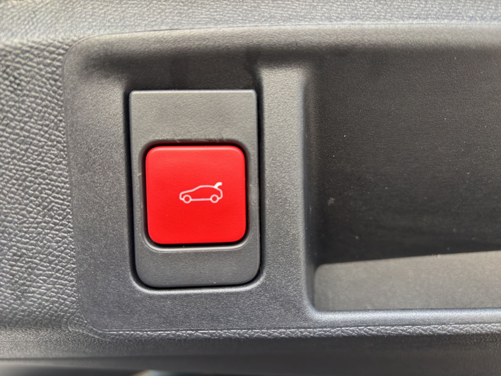 PEUGEOT 308 SW 1.6 PHEV 225 GT-image-17