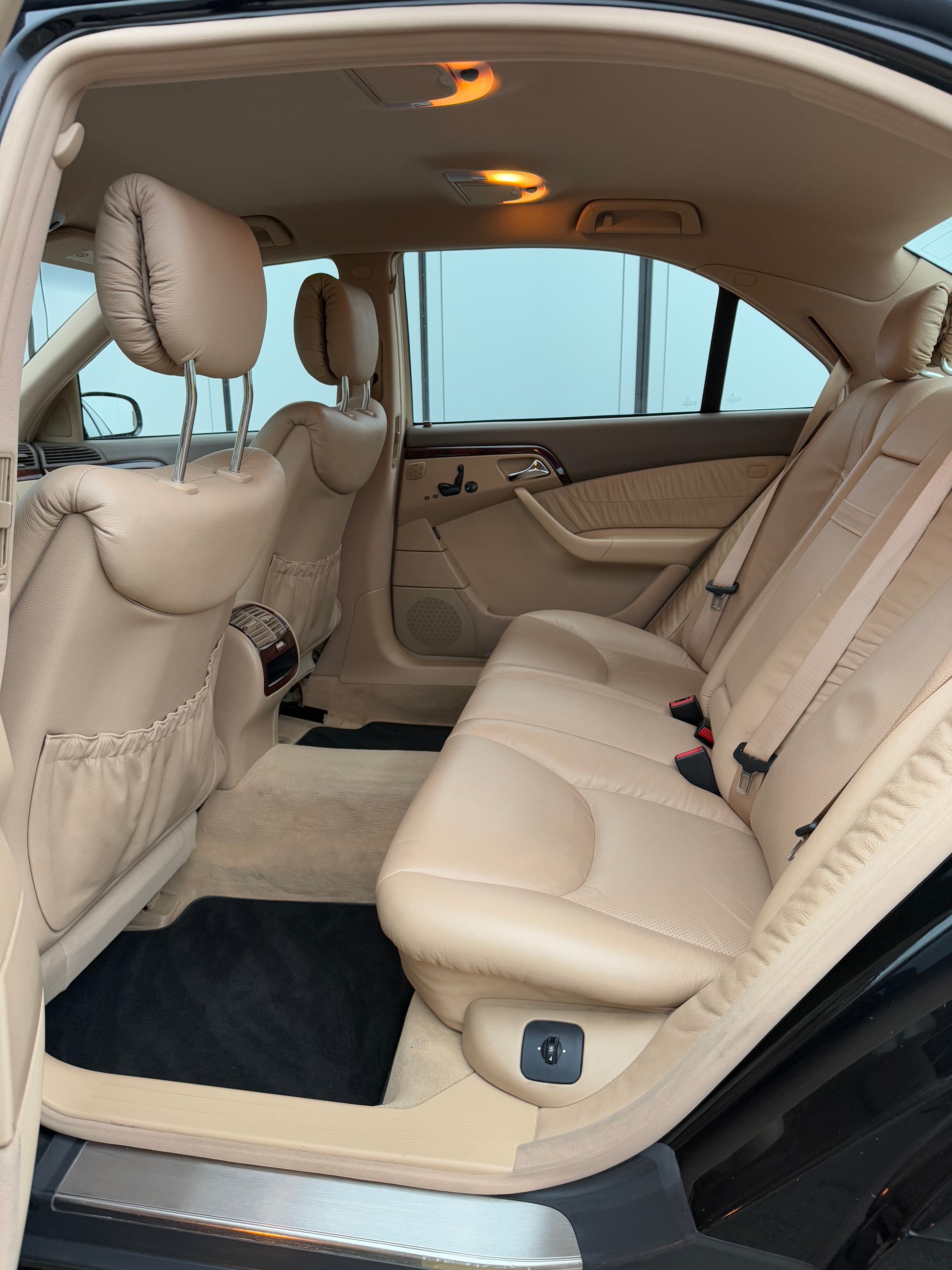 MERCEDES-BENZ S 320 L-image-13