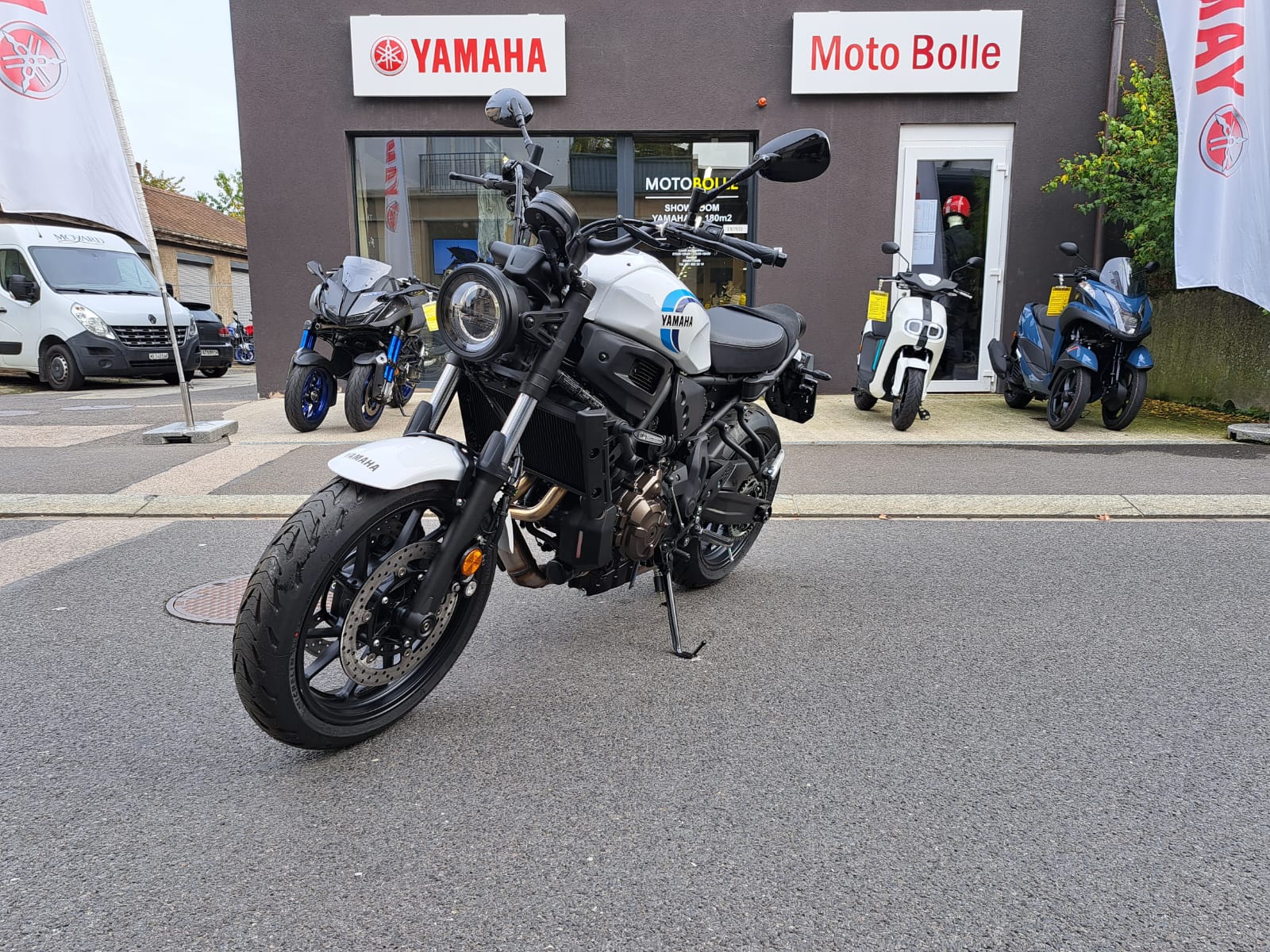 YAMAHA XSR 700-image-2