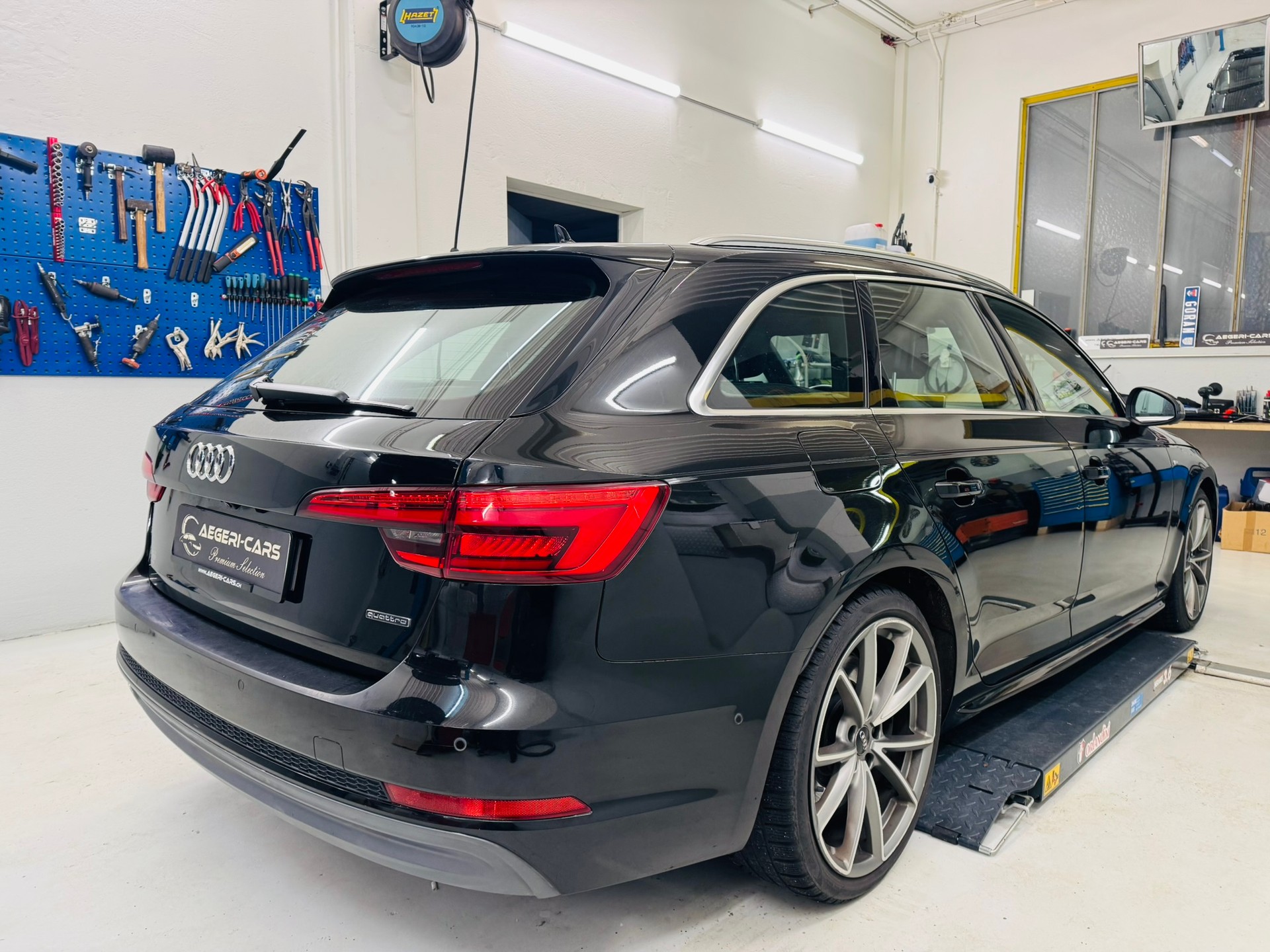 AUDI A4 Avant 3.0 TDI Sport quattro tiptronic-showroom-element-3