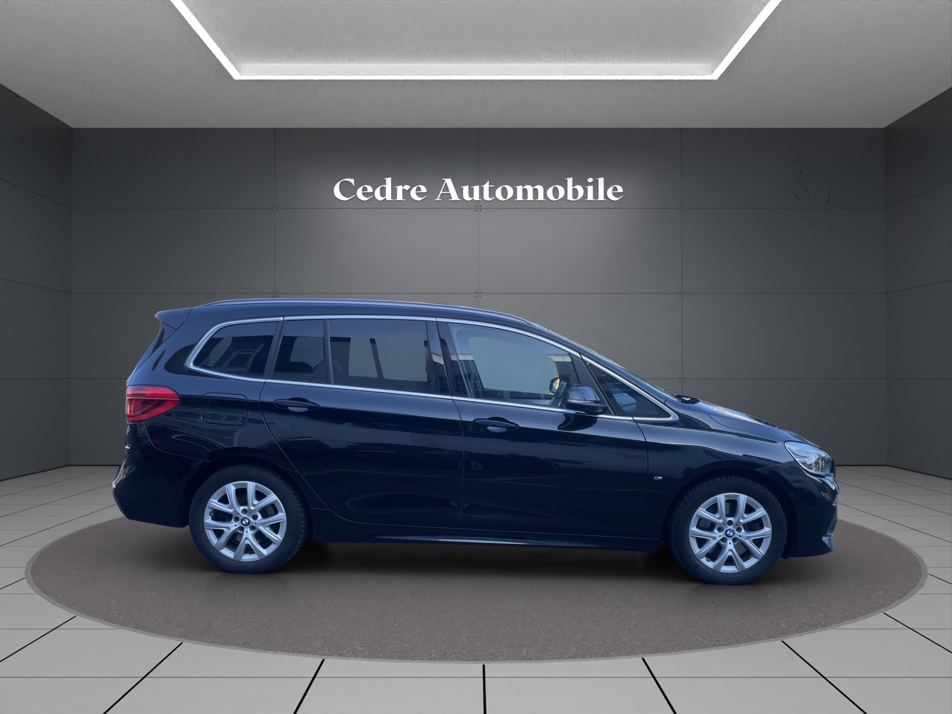 BMW 220d xDrive M Sport Gran Tourer Steptronic Travel Edition-image-5