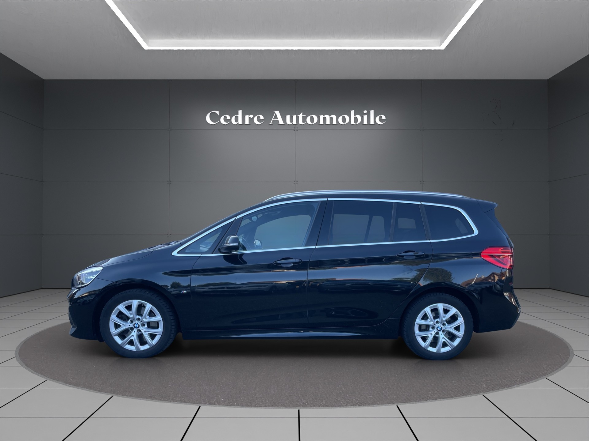 BMW 220d xDrive M Sport Gran Tourer Steptronic Travel Edition-showroom-element-2