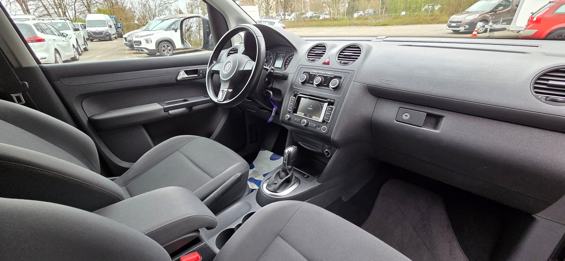 VW Caddy Maxi 1.6 TDI Blue Motion Family DSG-image-7