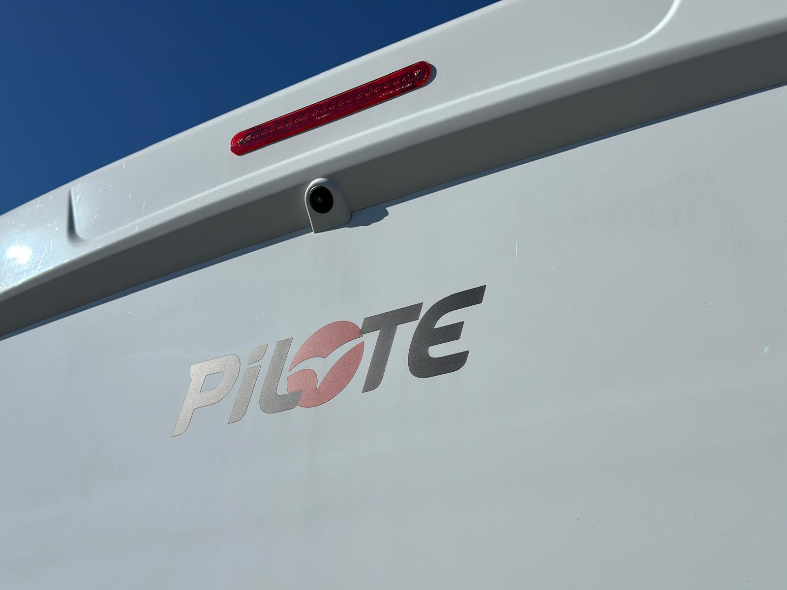 PILOTE P696 D***Solar Panel***elektr. sowie Gasheizung***gr. Hubbett***Aussendusche**Panorama**-image-22