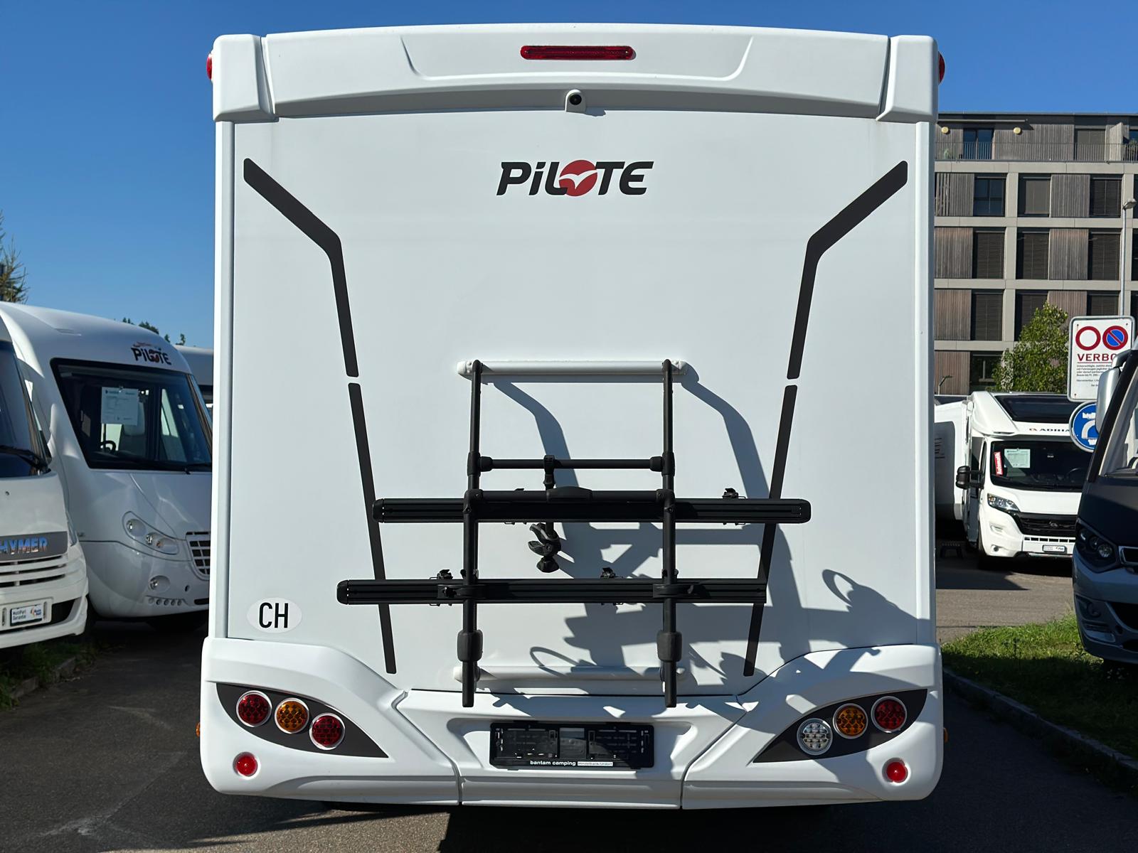 PILOTE P696 D***Solar Panel***elektr. sowie Gasheizung***gr. Hubbett***Aussendusche**Panorama**-image-11