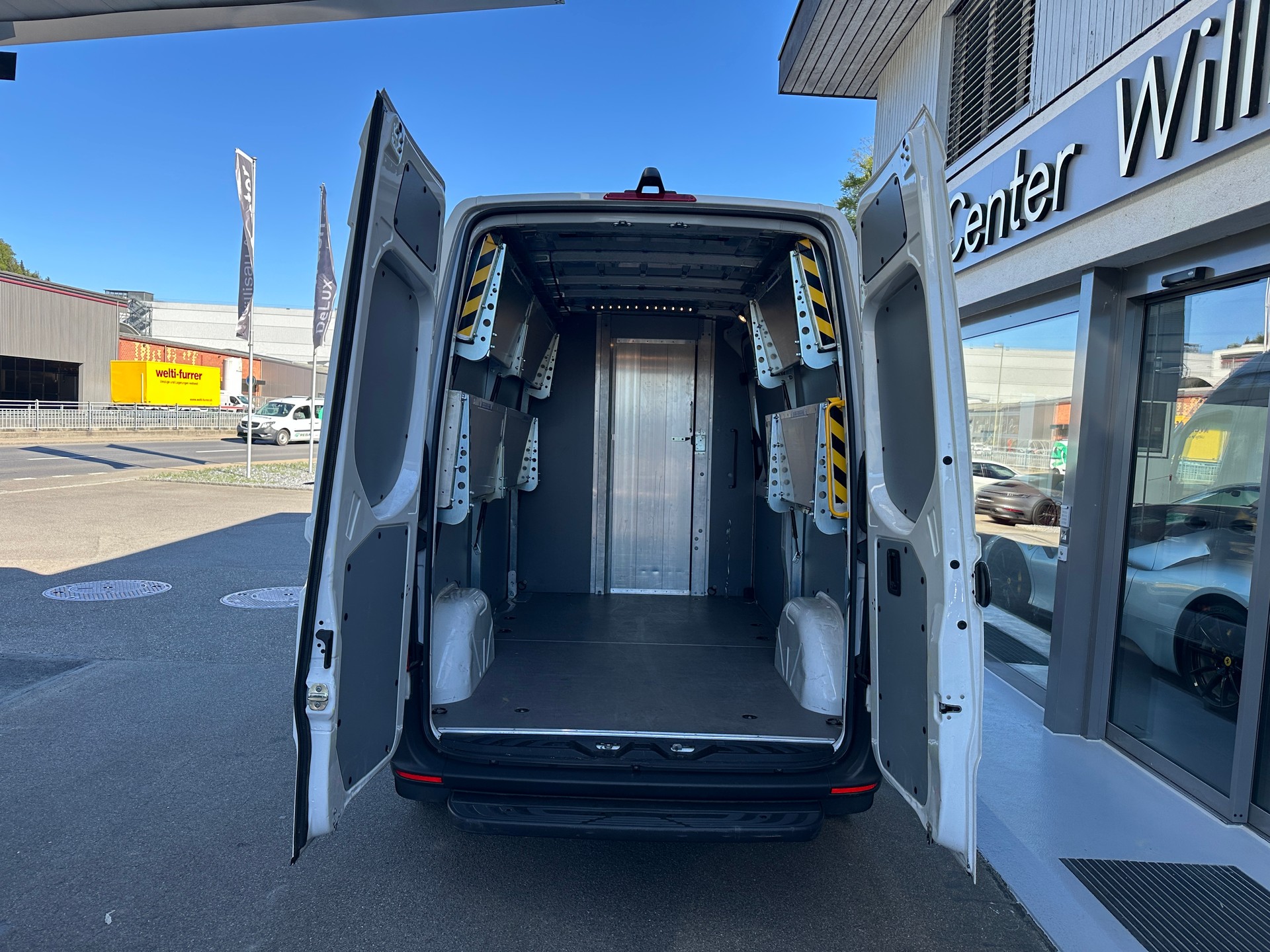 MERCEDES-BENZ Sprinter 315 CDI Standard Worker 9G-TRONIC FWD-image-9