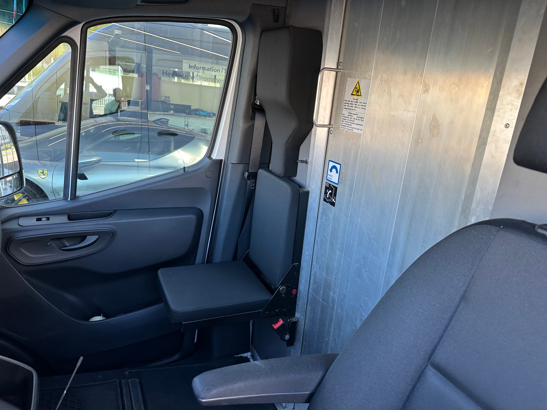 MERCEDES-BENZ Sprinter 315 CDI Standard Worker 9G-TRONIC FWD-showroom-element-3