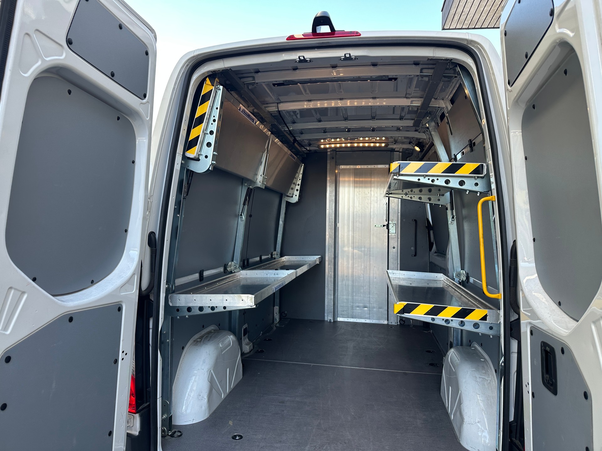 MERCEDES-BENZ Sprinter 315 CDI Standard Worker 9G-TRONIC FWD-image-12
