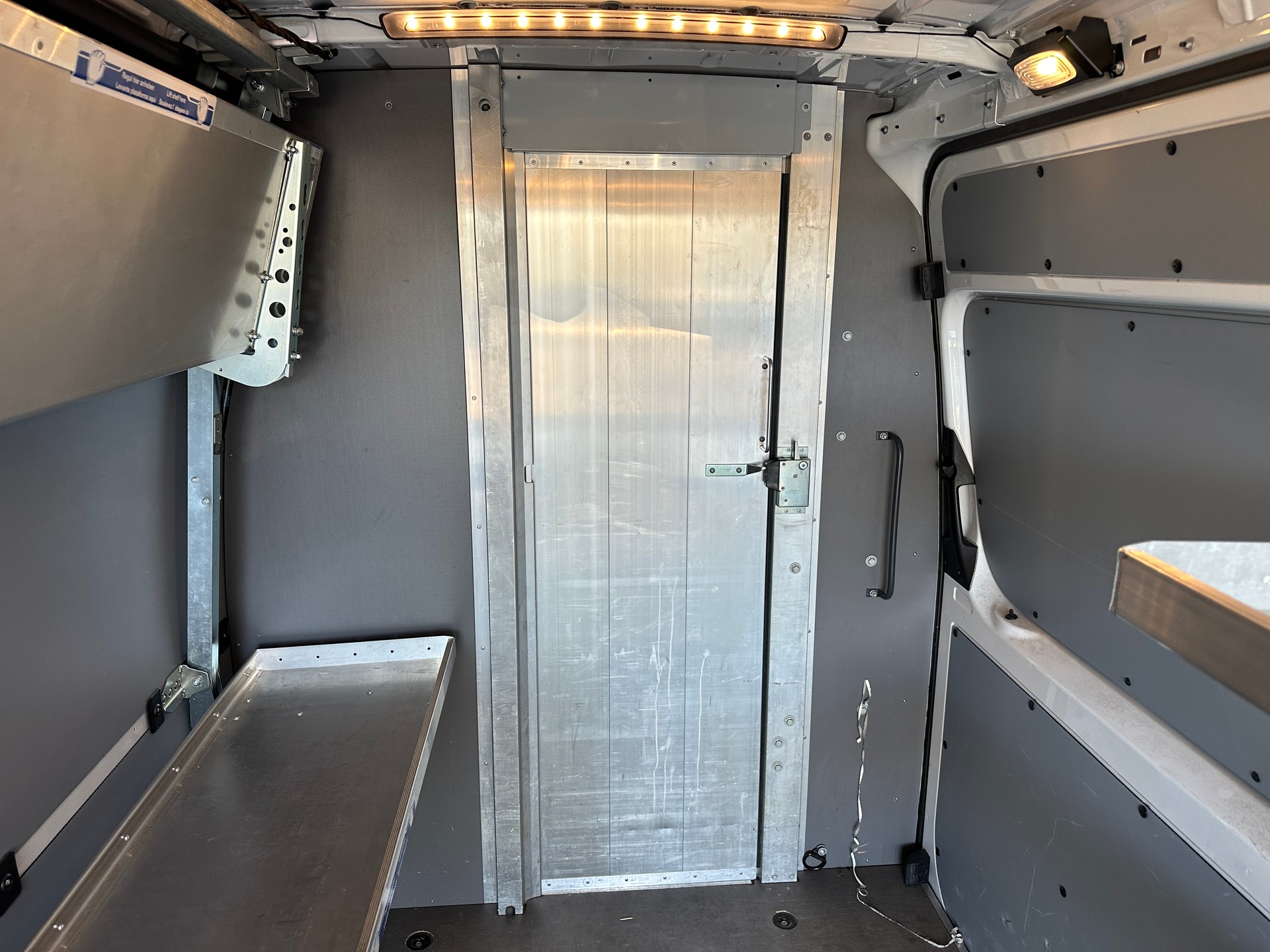 MERCEDES-BENZ Sprinter 315 CDI Standard Worker 9G-TRONIC FWD-image-14