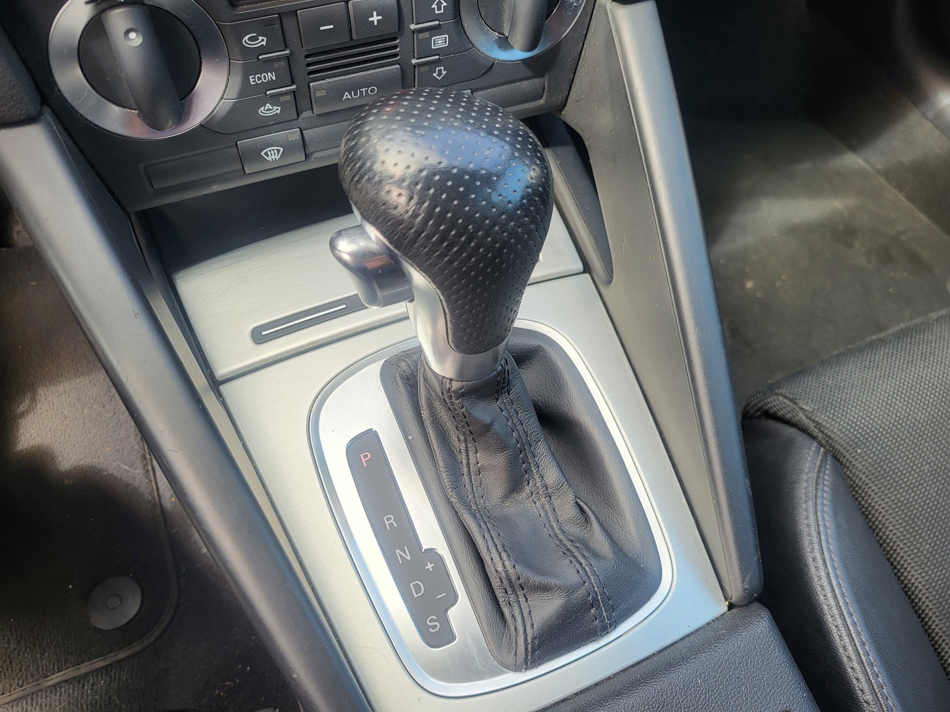 AUDI A3 Sportback 1.8 Turbo FSI Ambition-image-14