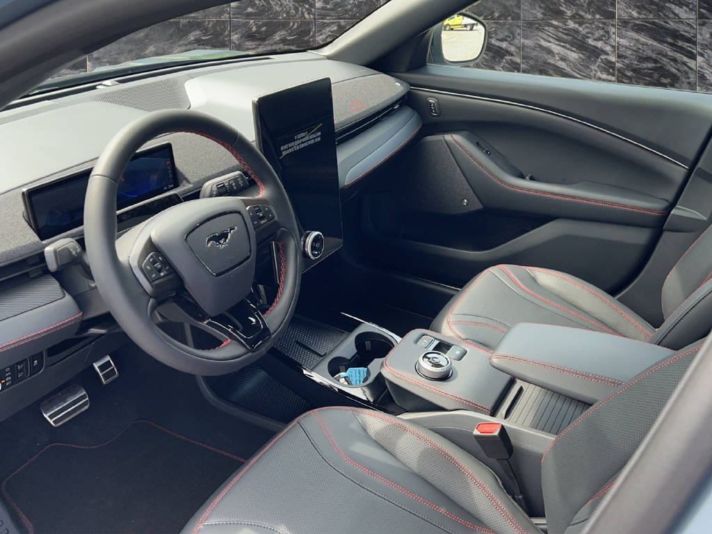 FORD Mustang Mach-E Premium AWD-image-6