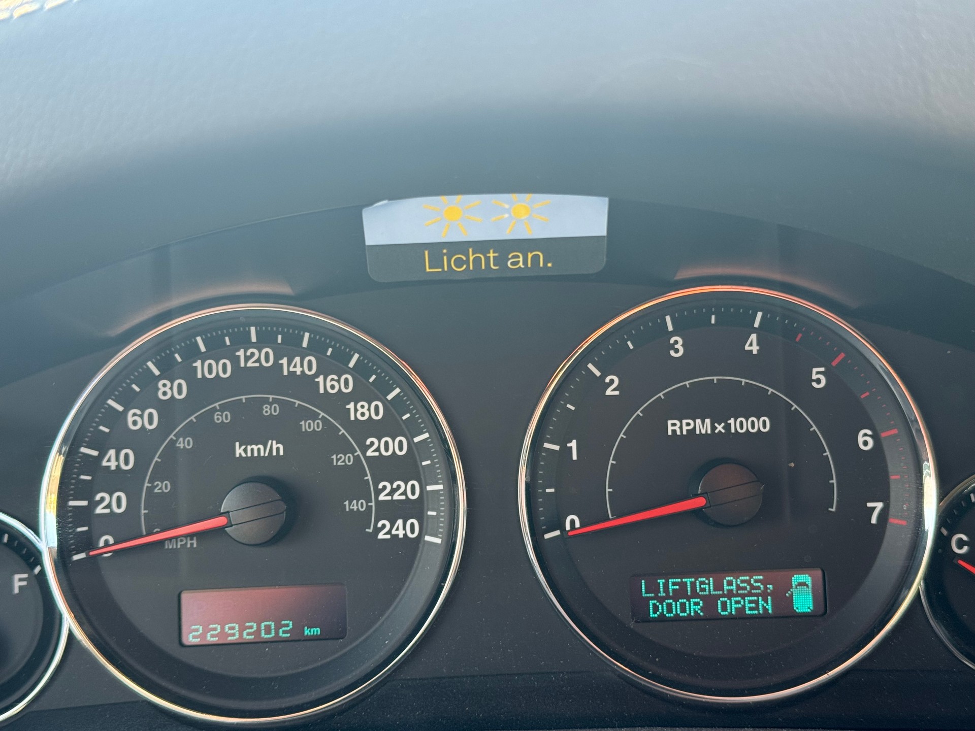 JEEP Grand Cherokee 3.0 CRD Laredo Automatic-image-11