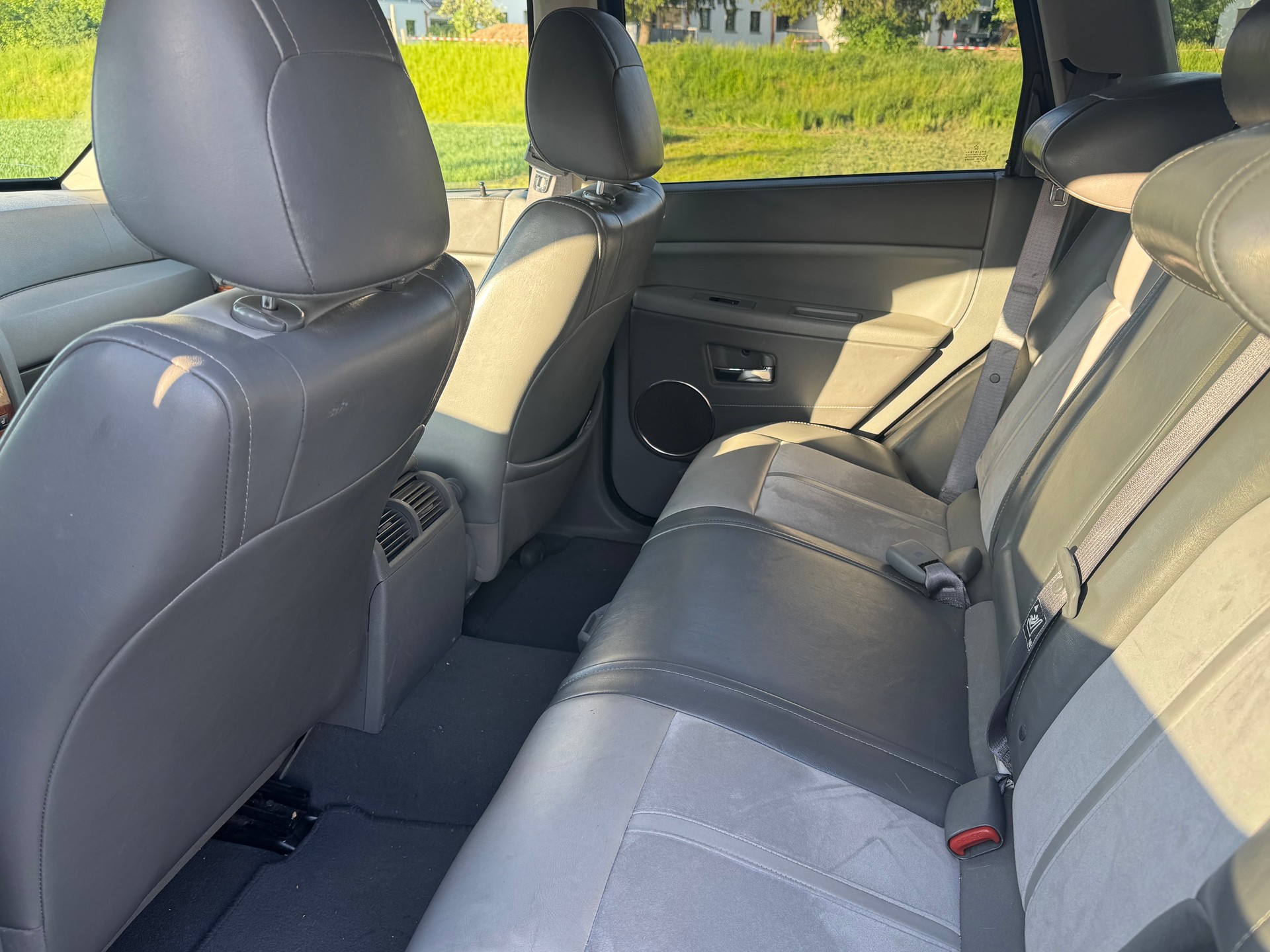 JEEP Grand Cherokee 3.0 CRD Laredo Automatic-image-13