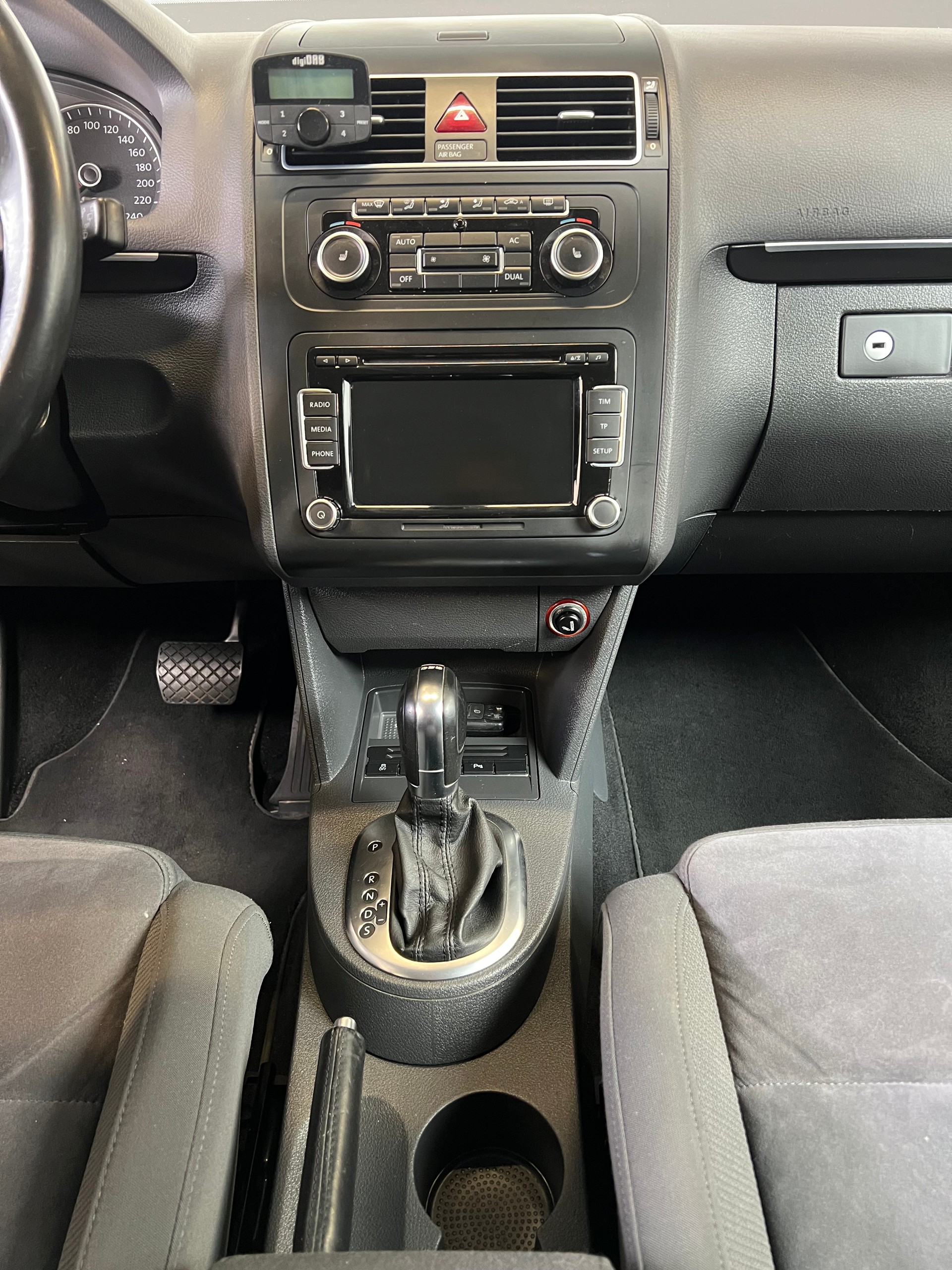 VW Touran 2.0 TDI Highline DSG-image-5