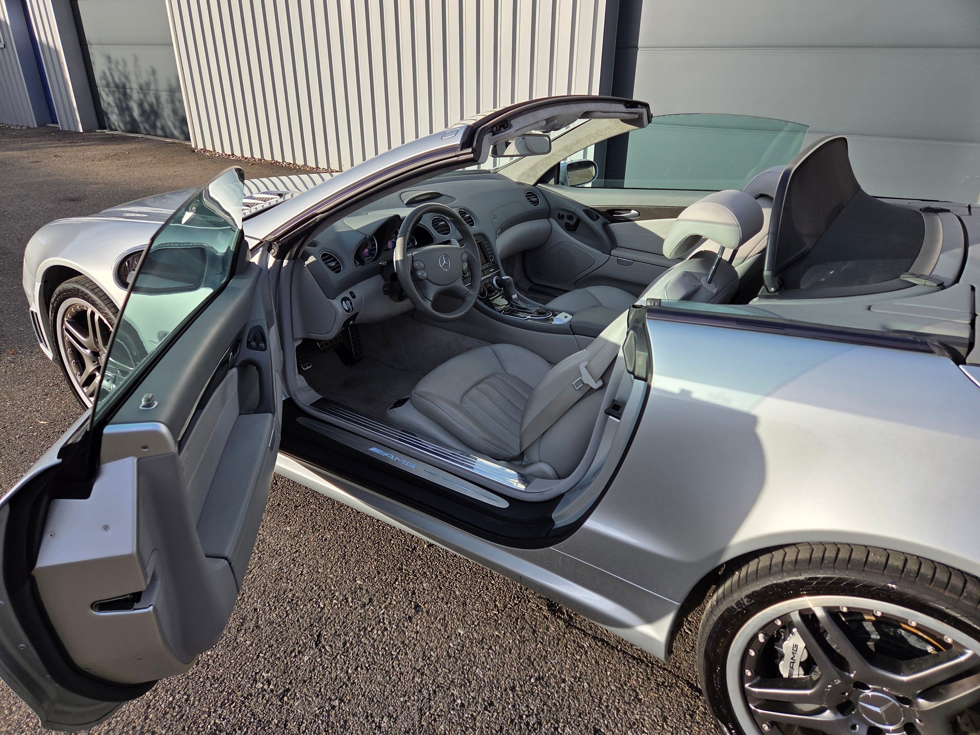 MERCEDES-BENZ SL 65 V12 AMG-image-2