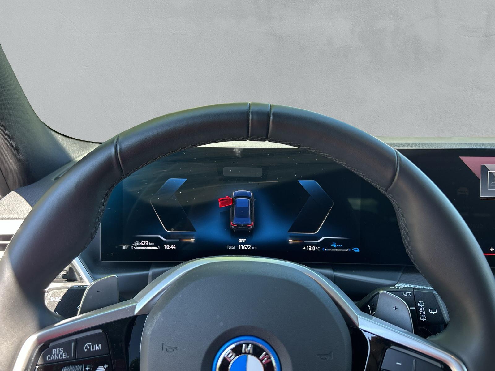 BMW 330e M Sport Touring xDrive G21 (CH) AHK ** Action de leasing à 1.9% **-image-17