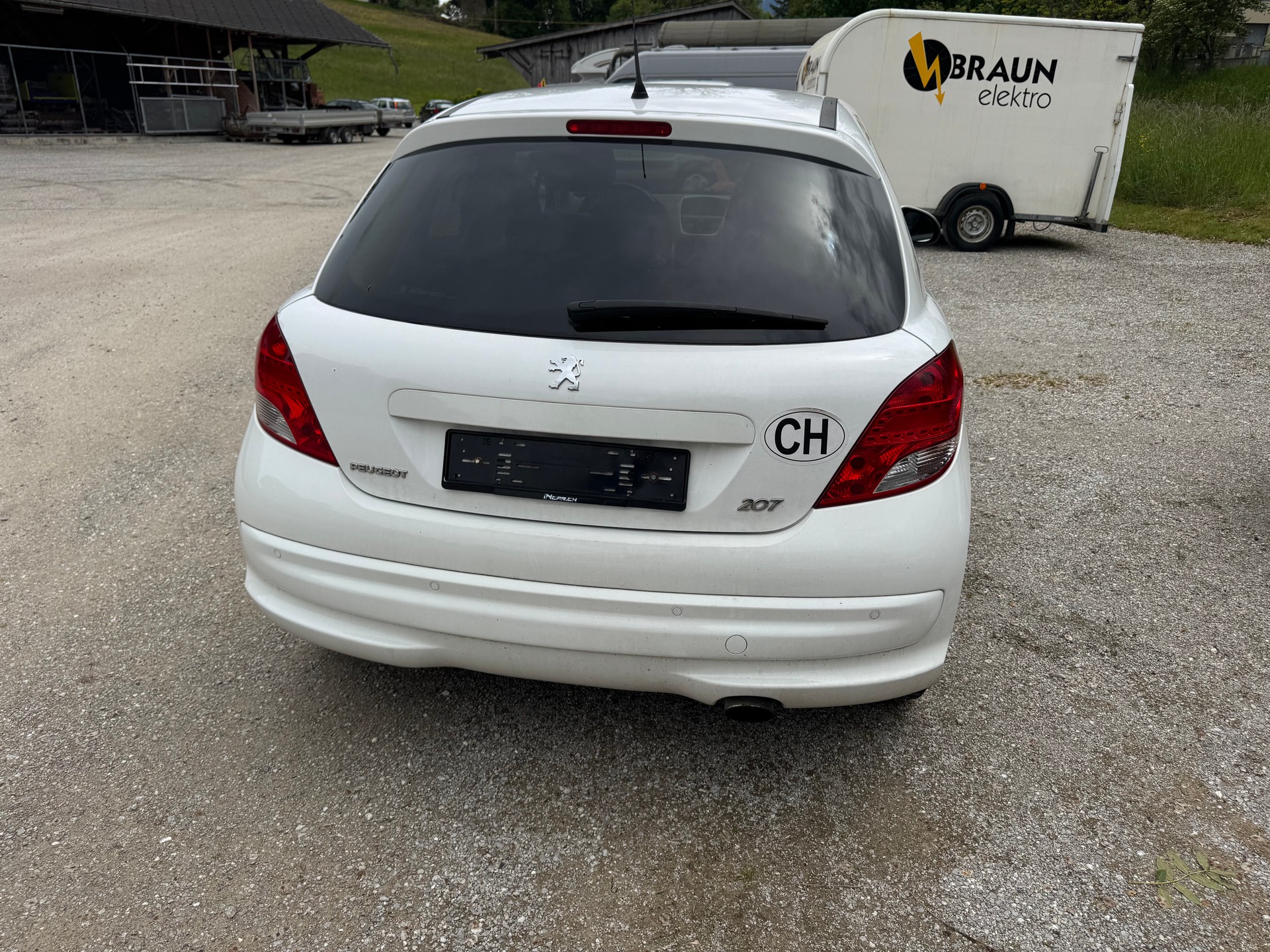 PEUGEOT 207 1.6 16V Turbo Sport-image-6