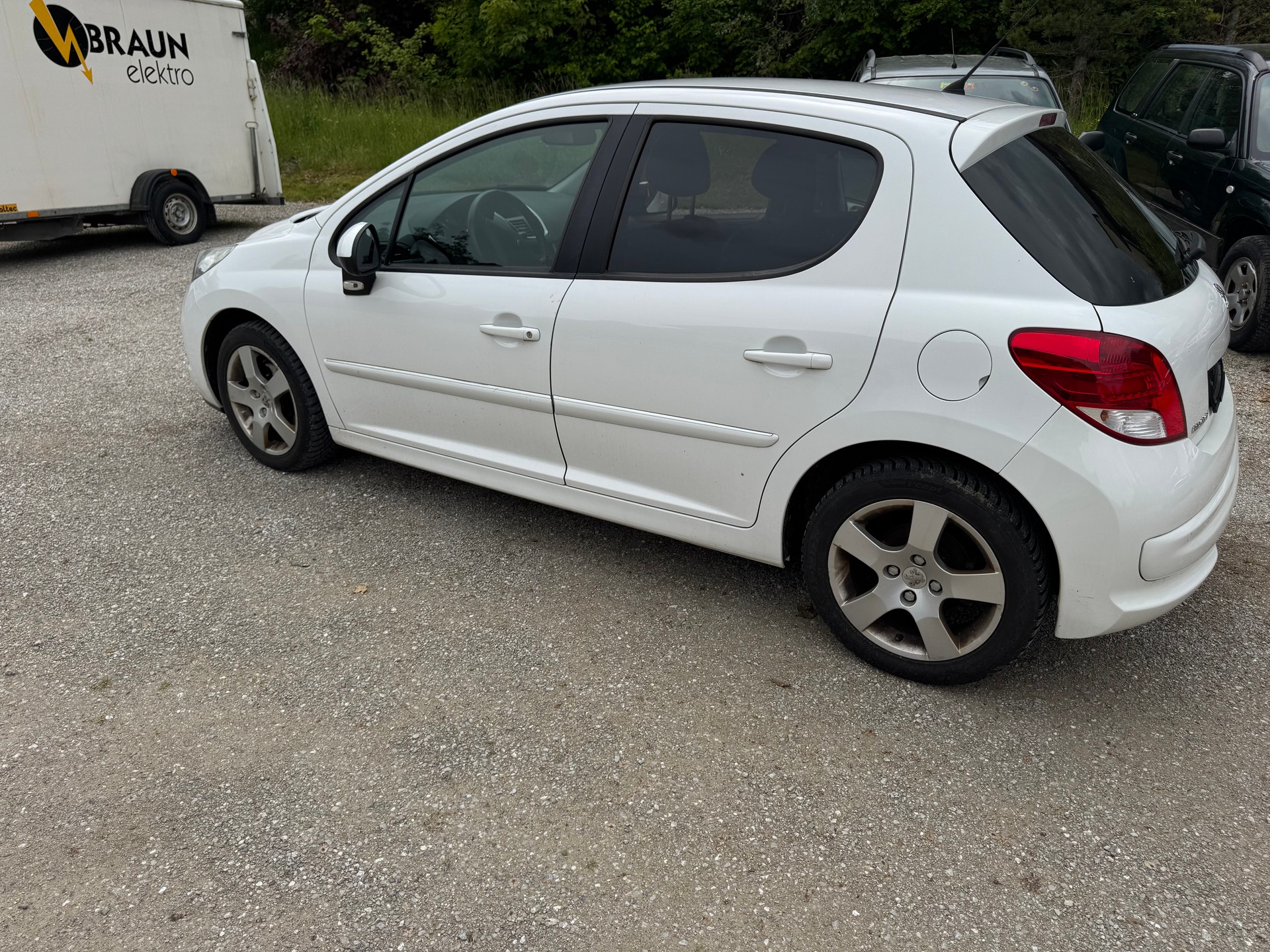 PEUGEOT 207 1.6 16V Turbo Sport-image-7