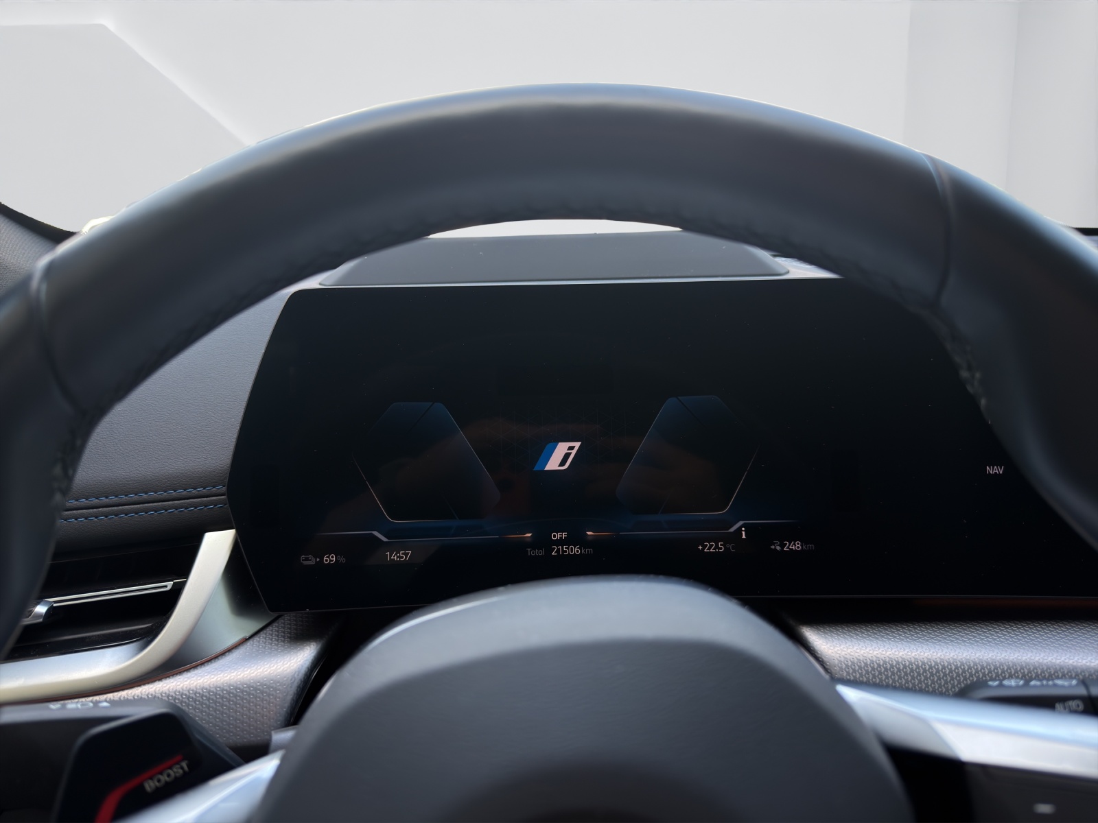 BMW iX1 30 xDrive-image-19