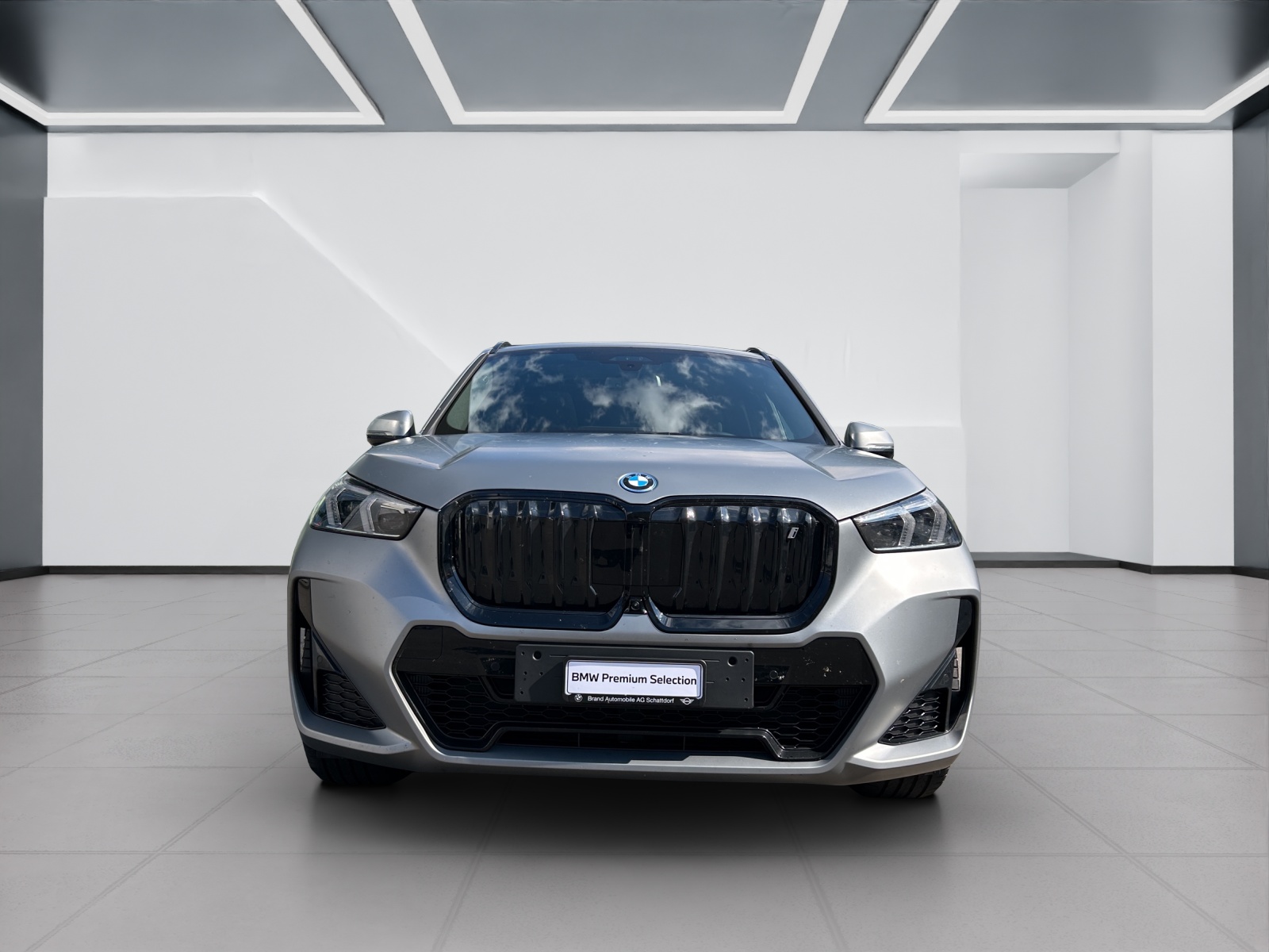 BMW iX1 30 xDrive-image-8