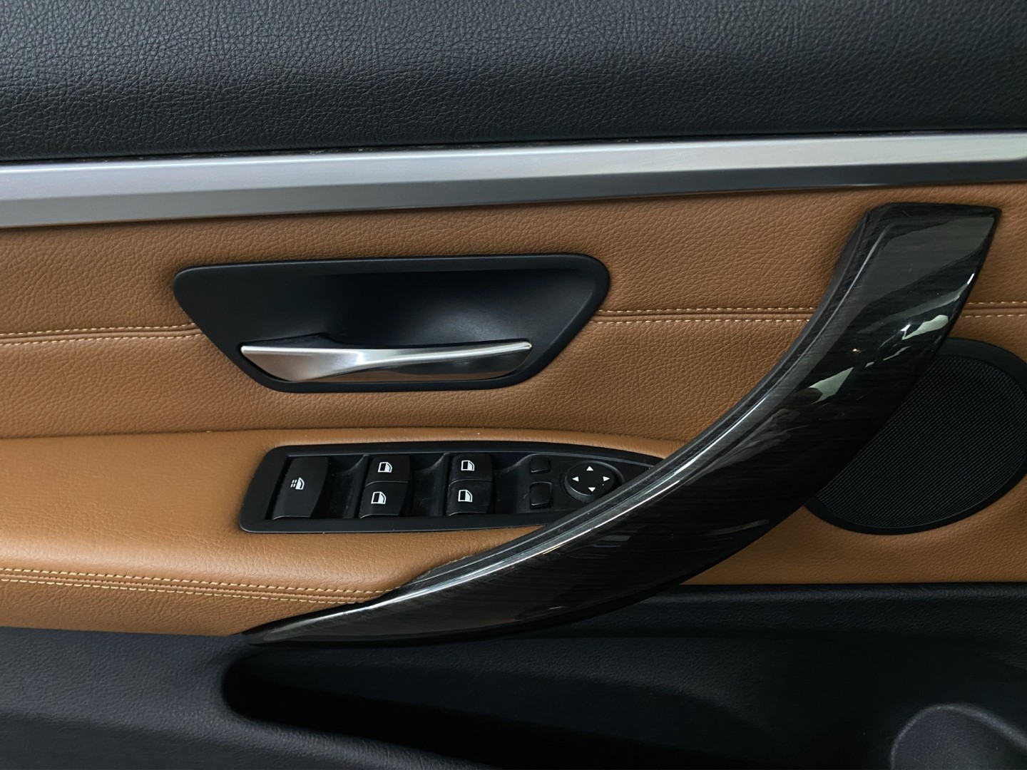 BMW 428i Cabriolet Luxury Line-image-19