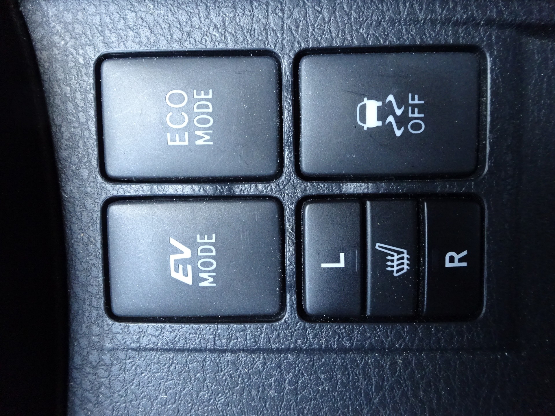TOYOTA Yaris 1.5 VVT-i Hybrid Limited e-CVT-image-22