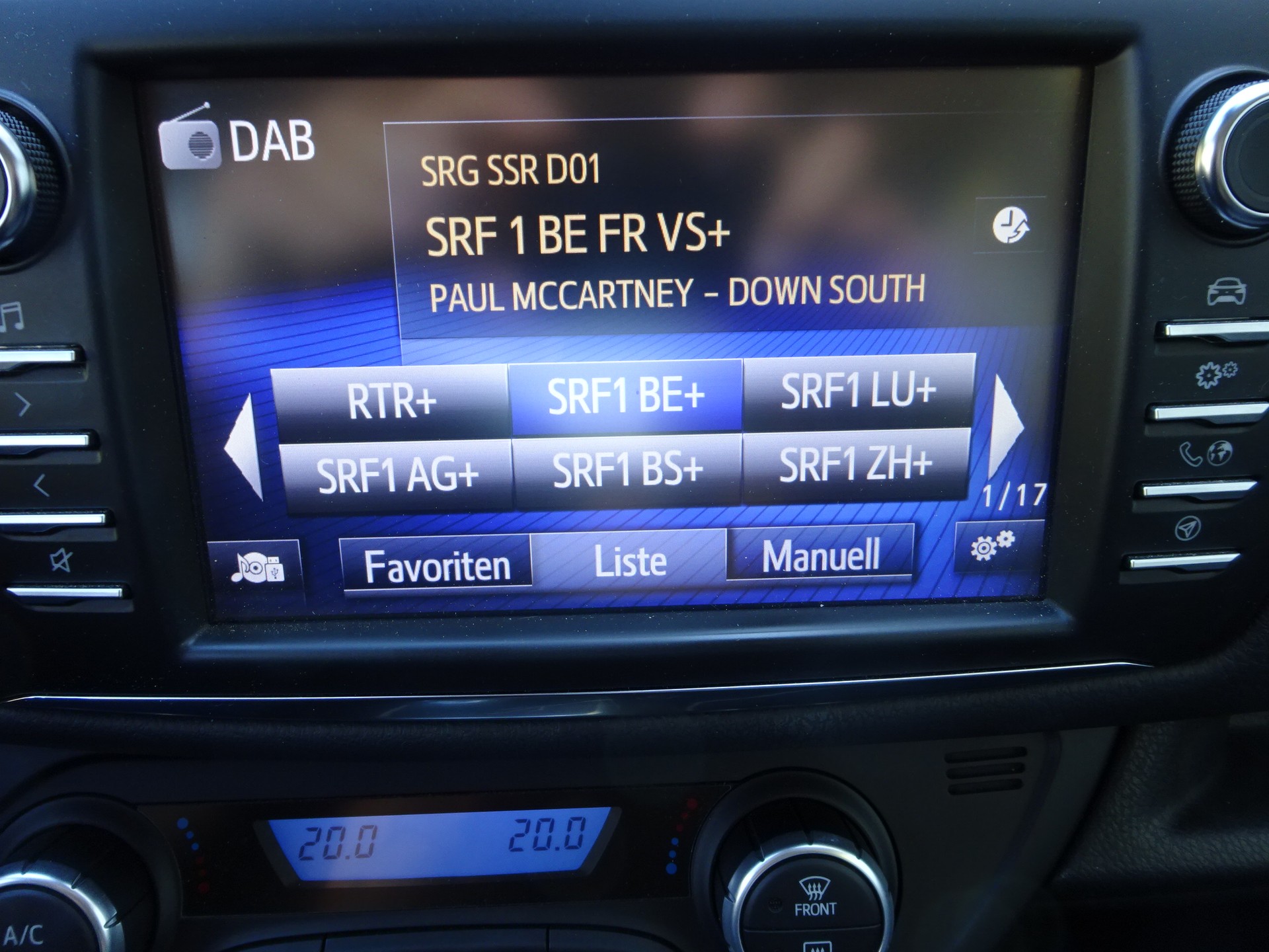 TOYOTA Yaris 1.5 VVT-i Hybrid Limited e-CVT-image-18