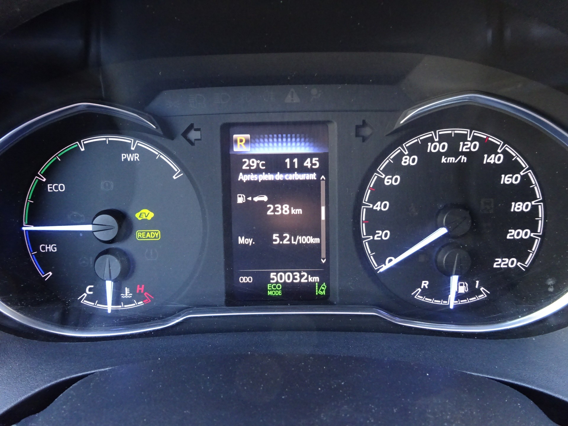 TOYOTA Yaris 1.5 VVT-i Hybrid Limited e-CVT-image-9