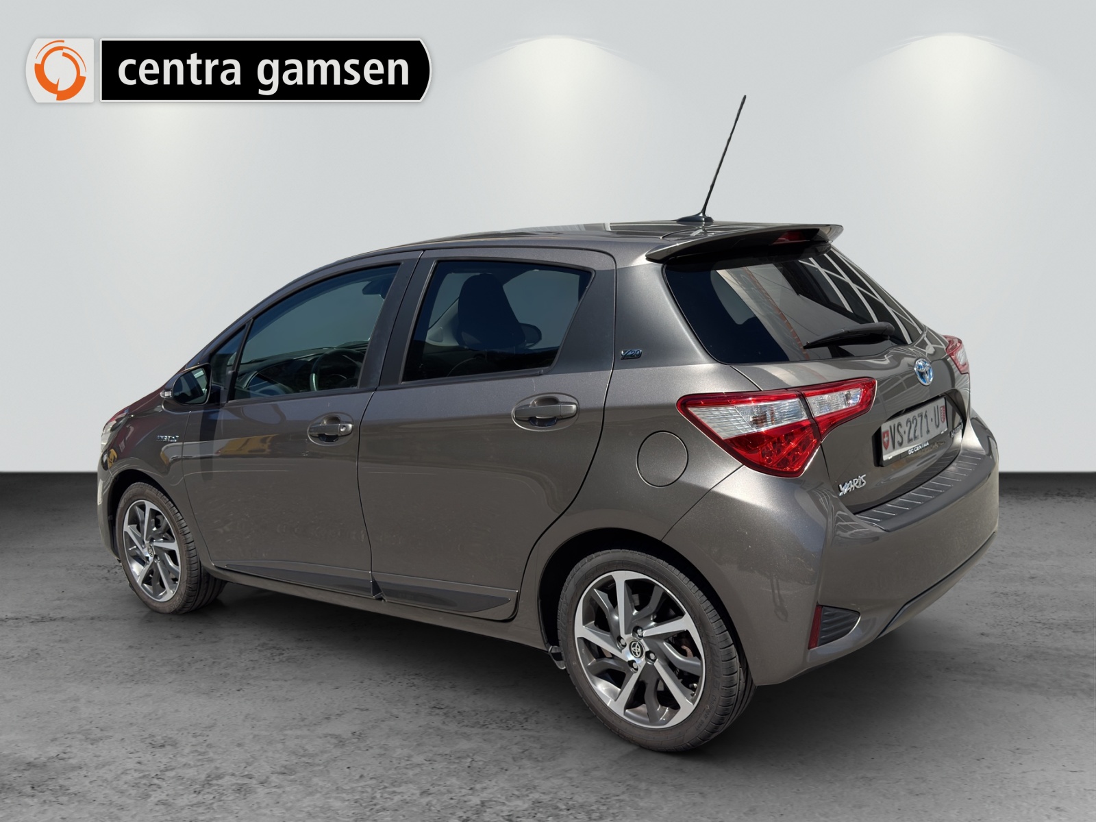 TOYOTA Yaris 1.5 VVT-i Hybrid Limited e-CVT-showroom-element-3
