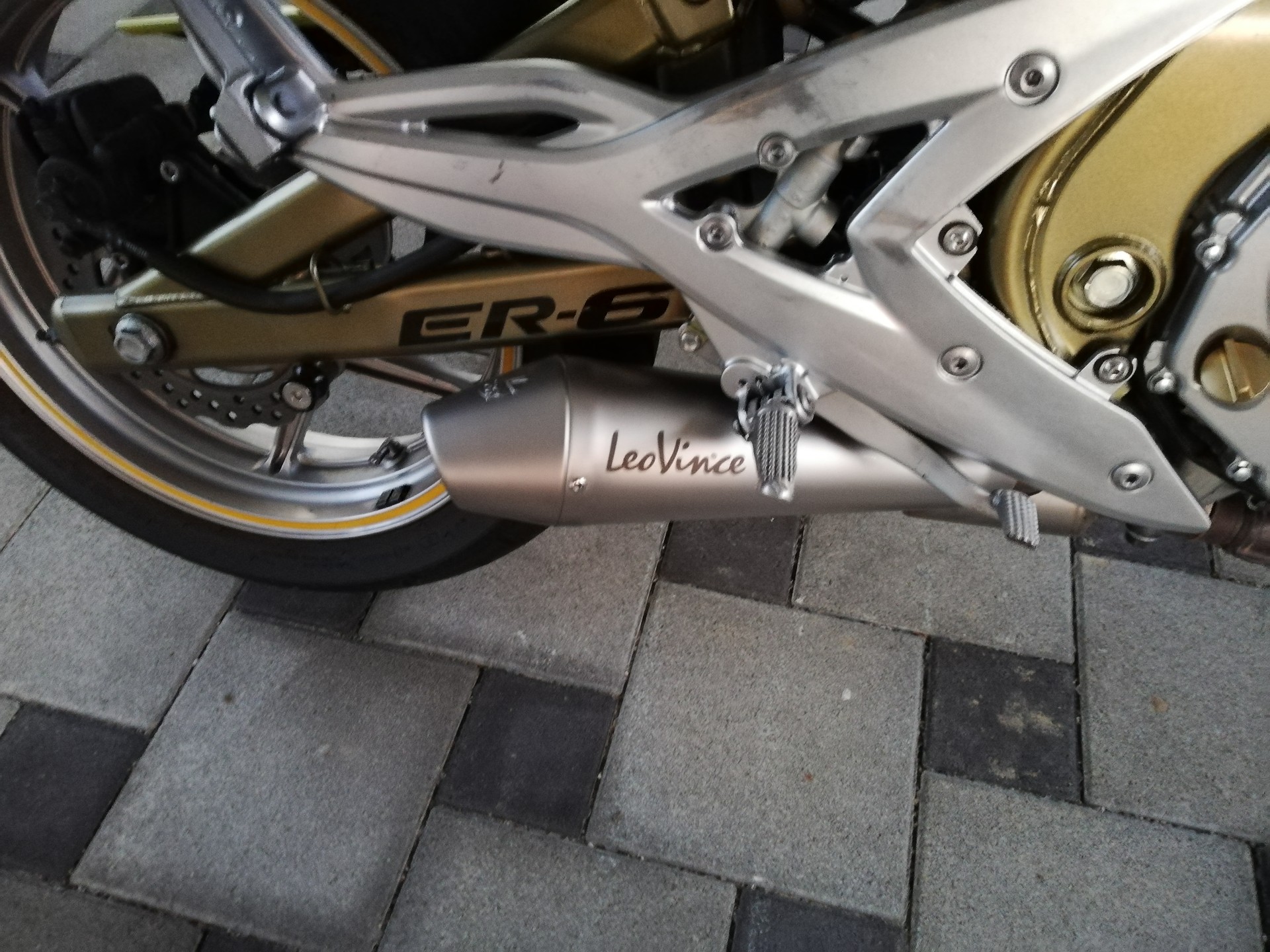 KAWASAKI ER-6 n-image-6