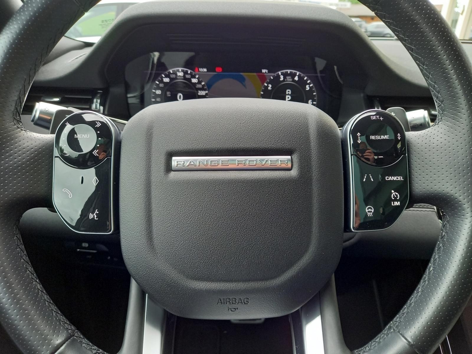 LAND ROVER Range Rover Evoque R-Dynamic P 250 SE HSE AT9-image-6