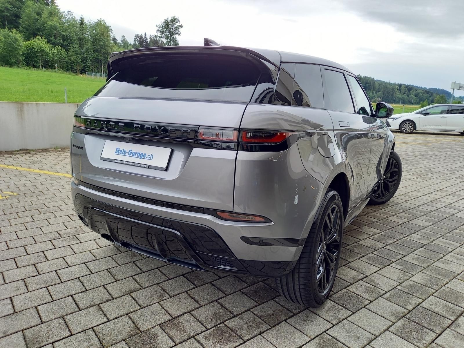 LAND ROVER Range Rover Evoque R-Dynamic P 250 SE HSE AT9-showroom-element-1